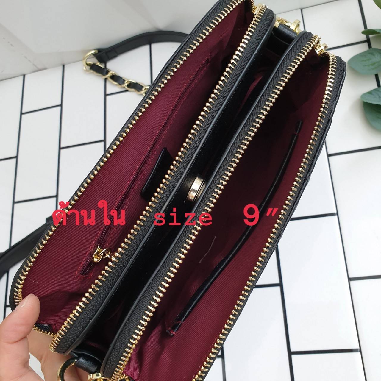 รุ่นขายดี มาเพิ่มแล้วค่า KEEP Carla รุ่นขายดีที่สุด ทรงน่ารักที่สุด รอบนี้หนังลายเรียบตัวใหม่ Microfiber สวย ทน กว่าเดิม 👍ตีตารางขึ้น ฟู นิ่ม สวย ดูแพง สะพายได้ทุกวัน เข้ากับชุดง่ายมาก Must have item !! ❤️#กระเป๋าที่มีสีเดียวไม่เคยพอ Ƕ