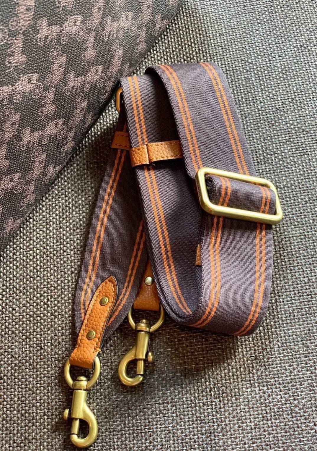 COACH FIELD TOTE 30 WITH HORSE AND CARRIAGE PRINTAND CARRIAGE BADGE 📣พร้อมส่งที่ไทย ใหม่ล่าสุด บอกเลยสีสวย สุดคลาสสิคมากๆ