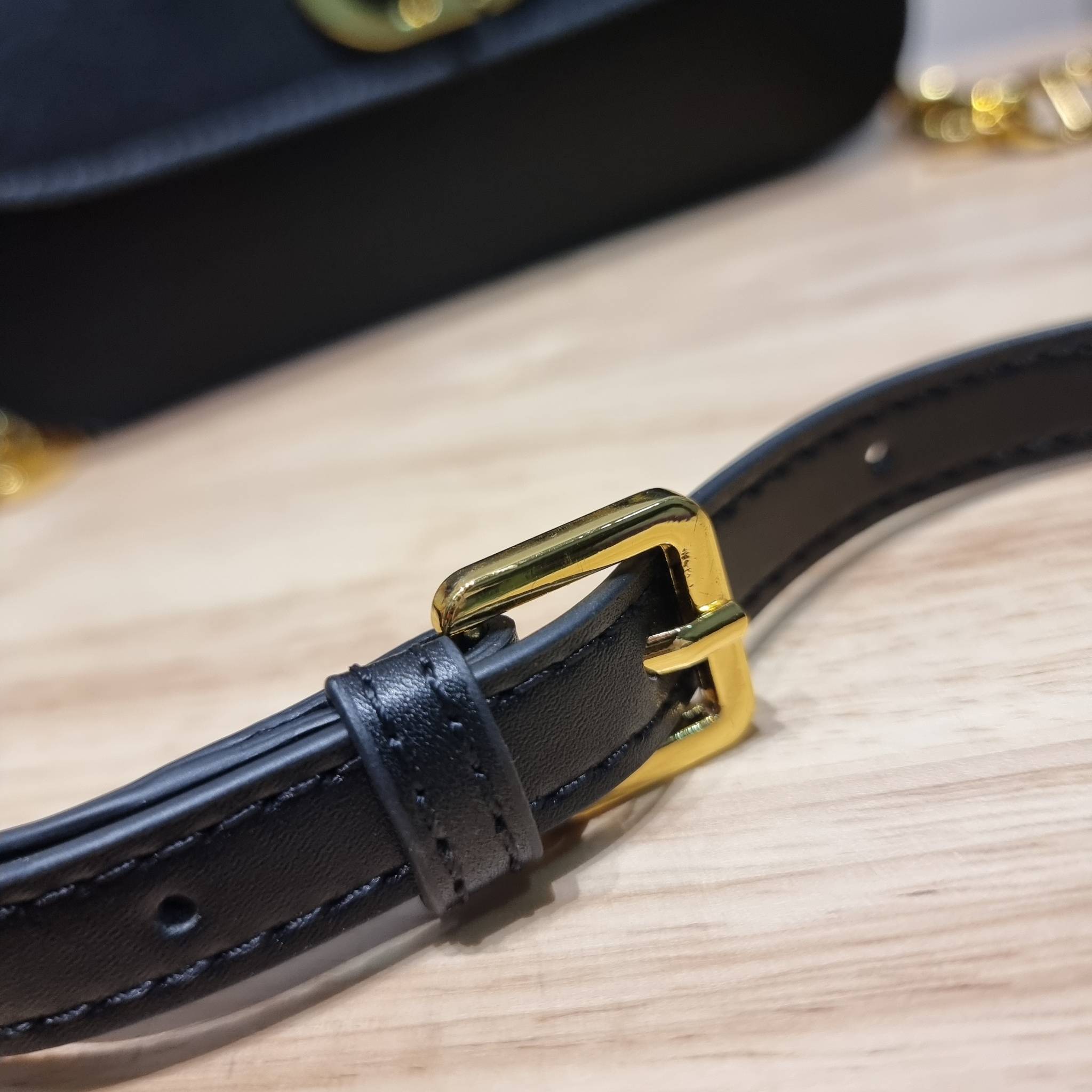 DIOR 30 MONTAIGNE AVENUE BAG สวยหรู ดีเทลแพง ต้องยกให้ไอเท็มนี้เลย กับกระเป๋าสะพายข้าง