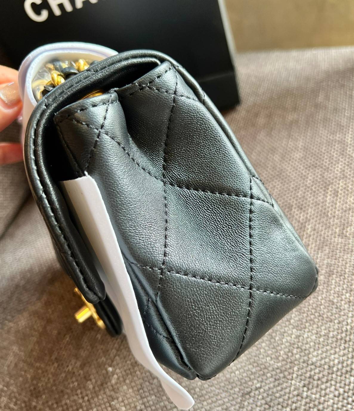 Chanel Mini Flap Bag with Top Handle 6.5" /CHANEL CHAIN SHOULDER BAG จัดไซด์เล็กมาให้ด้วย เพราะแต่ละคนชอบไม่เหมือนกัน😘 หนังสวย เรียบ สัมผัสนุ่มมือ น่าใช้มากๆ