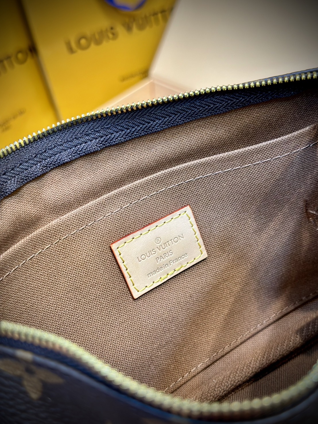 พร้อมส่ง 2 สี LV Multi Pochette Accessoires Monogram / LV Pochette กระเป๋าสะพายมัลติฟังก์ชั่น สุดฮอต ดีไซน์คลาสสิควินเทจ สะพายปรับลุคได้หลายสไตล์ รับรองคุ้มค่าจริงๆจ้า เกรดออริ เทียบแท้ 1:1