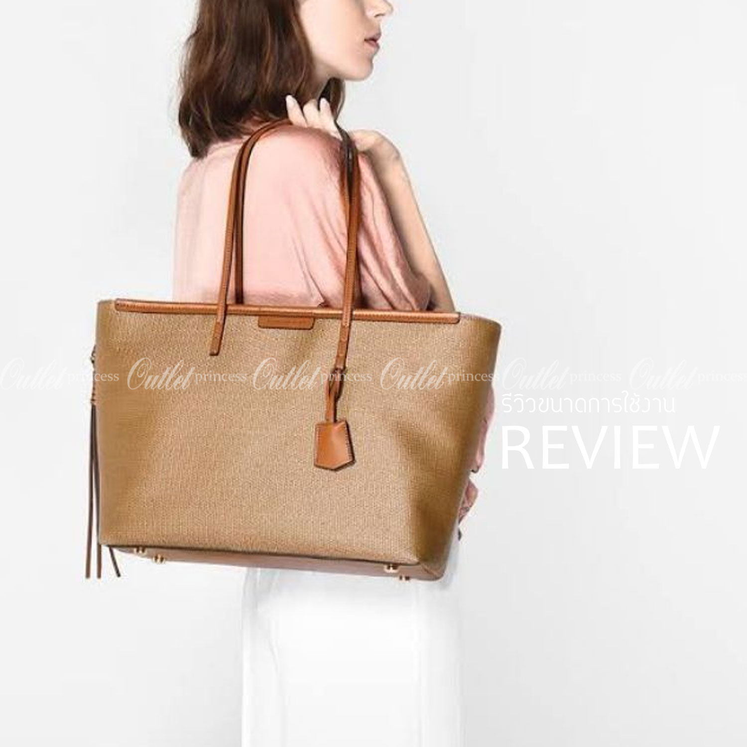 Charles & Keith Black Textured Tote Bag ฮอตฮิตตลอดกาลสำหรับรุ่นนี้ รุ่นยอดนิยม!! มากี่รอบกี่รอบก็ขายดี ใครไม่มีรุ่นนี้ติดตู้ไว้ถือว่าเชยมาก(!!) กระเป๋าสะพายทรง Shopping bag ใบใหญ่จุของได้ใจ น้ำหนักเบา โดดเด่นด้วย Textured วัสดุสานรอบใบ ตัดขอบหนัง สวยอยู่ท