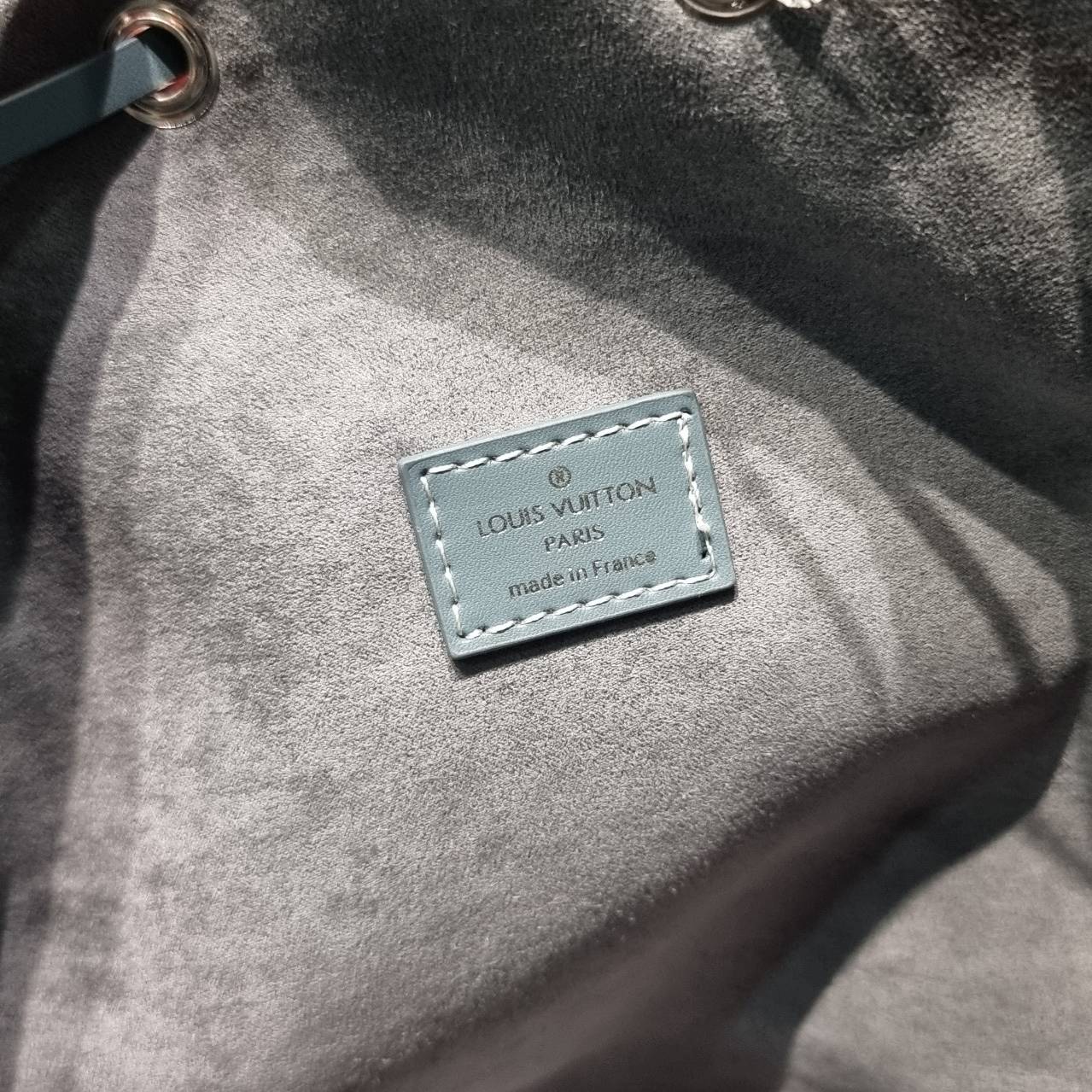 LV Neo washed denim monogram bag / LV Bucket Bag ใหม่ล่าสุด กระเป๋าทรงบัคเก็ตรุ่นฮิตที่มาในรูปแบบ washed denim สวยคลาสสิค คมชัด ดูแพง