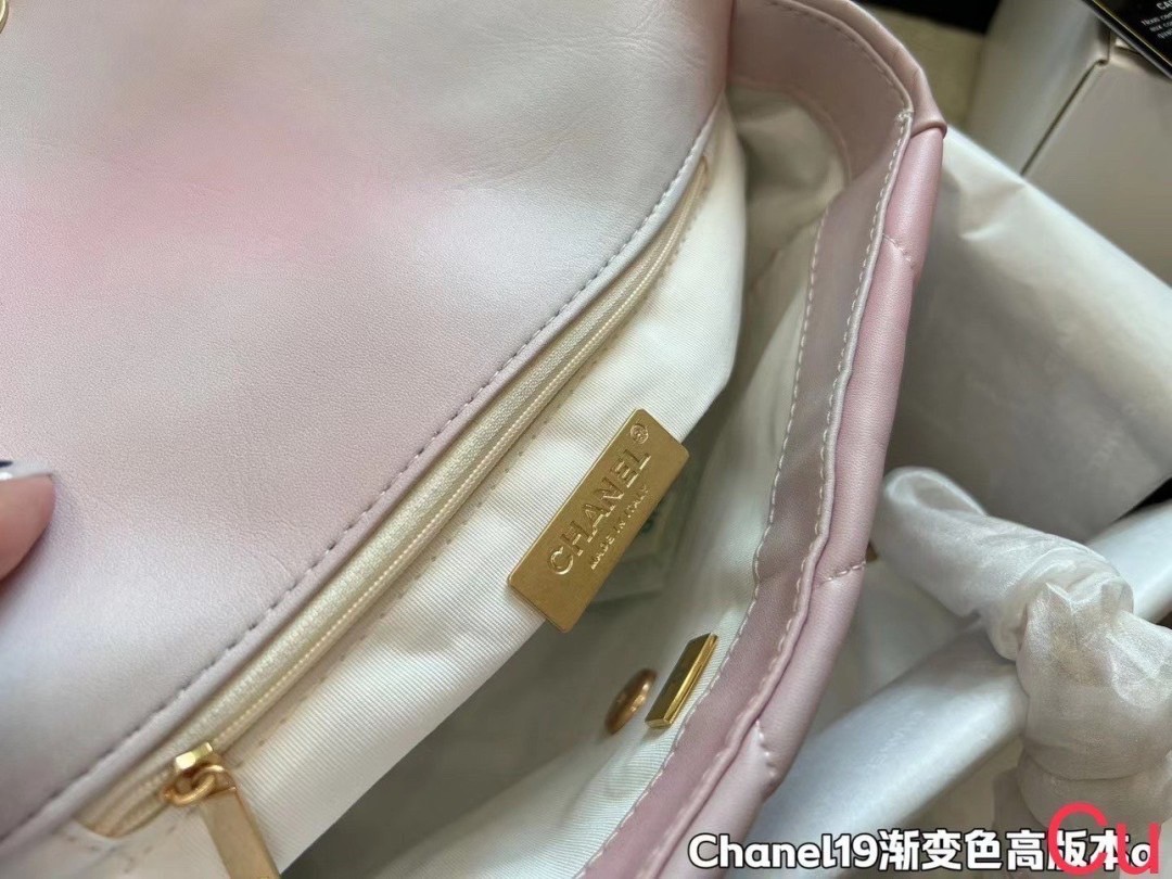 พร้อมส่ง 5 สี 8" 10" CHANEL 19 FLAP BAG กระเป๋าสะพายดีไซส์คลาสสิค หนังนิ่ม เงาขึ้นรูปสวย สายสะพายโซ่สองสีสลับหนัง