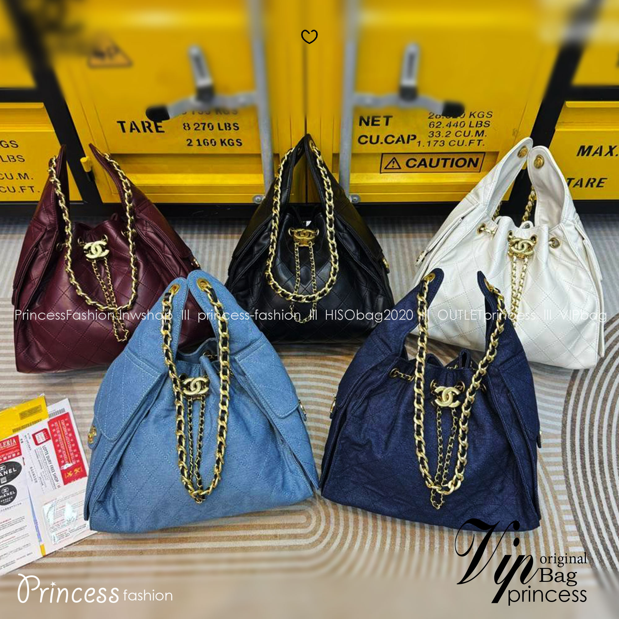 CHANEL 25 Small Handbag กระเป๋าสะพายทรงโฮโบ คอลใหม่ล่าสุด ต้อนรับฤดูกาล SPRING-SUMMER 2025 รูปทรงใช้งานได้จริง จุของได้ ถือเก๋ๆ เอวี่เดย์ลุค บอกเลยว่าดีไซน์เก๋มาก