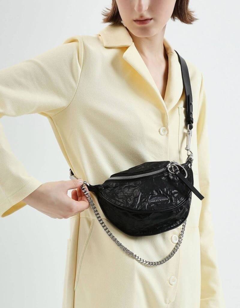 CHARLES & KEITH WRINKLED EFFECT RING ZIP TASSEL CROSSBODY BAG กระเป๋าสะพาย/คาดเอว/คาดอกรุ่นใหม่ล่าสุด เปิด-ปิดด้วยซิป ภายในโล่งกว้างมีช่องเล็กใส่บัตร จุของได้เยอะ ดีไซต์เก๋ไม่ซ้ำใคร มาพร้อมสายสะพาย 2 สายให้เลือกสะพายได้หลากหลายแบบไม่มีเบื่อแน่นอนจ้า