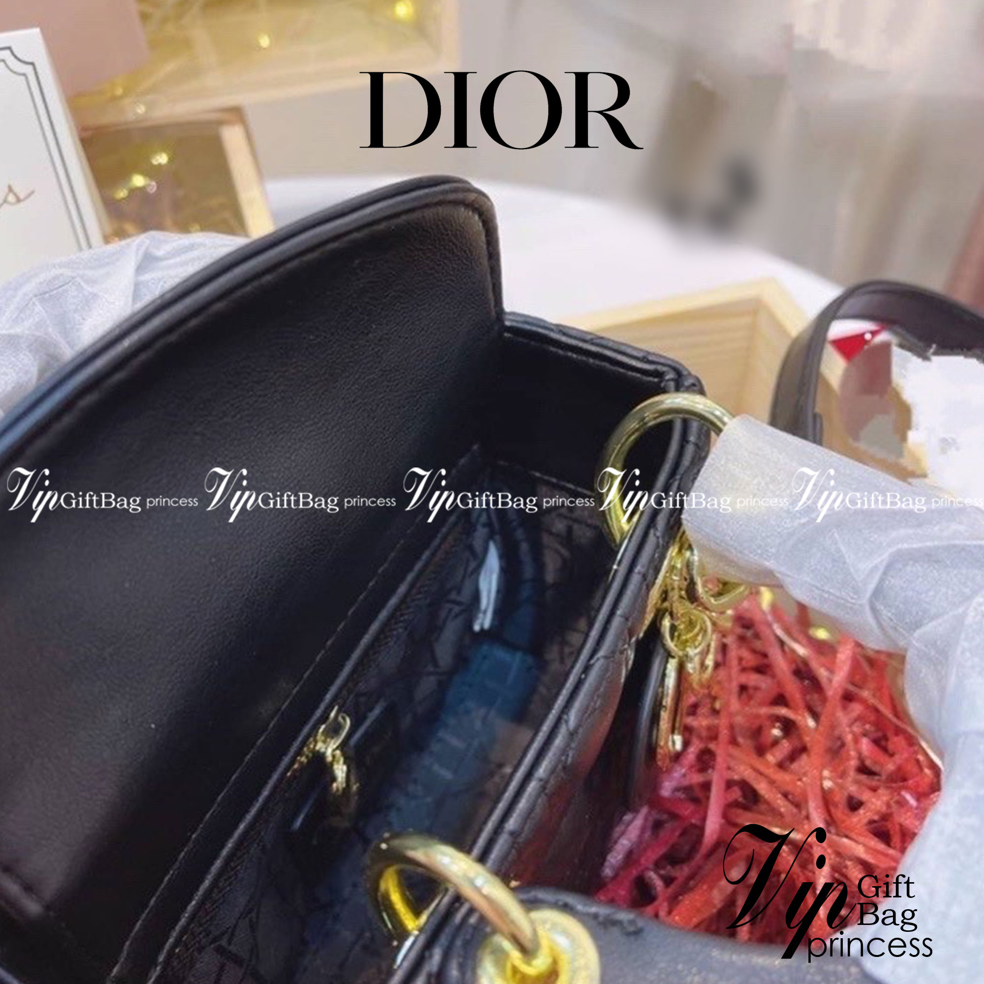 DIOR CD LADY BAG Lambskin with Heart Motif Black / Christian Dior Lady Dior Ultra-Matte Bag ดีไซน์เรียบง่าย แต่แฝงไปด้วยความหรูหรา ทรงกล่องคลาสสิค วัสดุหนังแท้ลายหัวใจ มีหูจับในตัวและสายครอสบอดี้สุดเลิศ แนะนำถือออกงานคือแพรวพราว โดดเด่นกว่าใคร จัดไปจ้า คุ