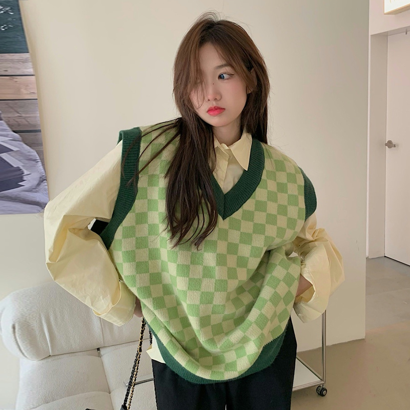 พร้อมส่ง 🐠🌷 Green shot sweater เสื้อกั๊กไหมพรมลายตารางสีเขียว (IN35903)