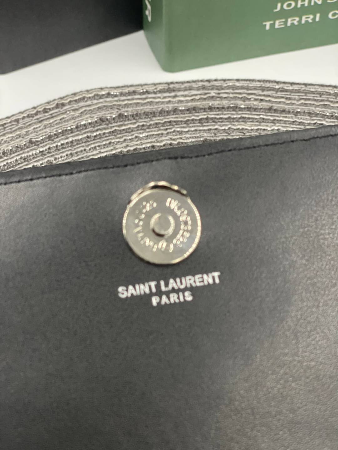 VIP 】หนังแท้ YSL Saint Laurent Monogram Kate Leather Shoulder Bag พร้อมส่งที่ไทย!! รุ่นหนังเรียบ อะไหล่เงิน CLASSIC SAINT LAURENT MONOGRAM SHOULDER BAG DECORATED WITH METAL YSL INITIALS AND CHAIN TASSEL, FEATURING A CHAIN SHOULDER STRAP.