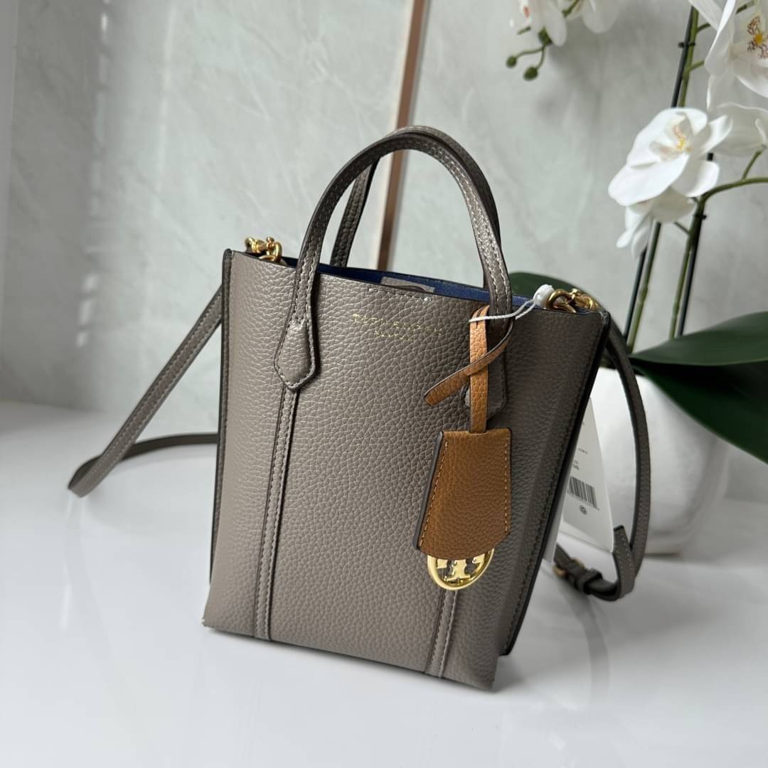 TORY BURCH MINI PERRY TOTE / TORY TOTE BAG / TORY BAG พร้อมส่ง 3 สี กระเป๋าแบบมินิมอลในรูปทรงใหม่ที่คล่องตัว ใส่มือถือได้ทุกรุ่น