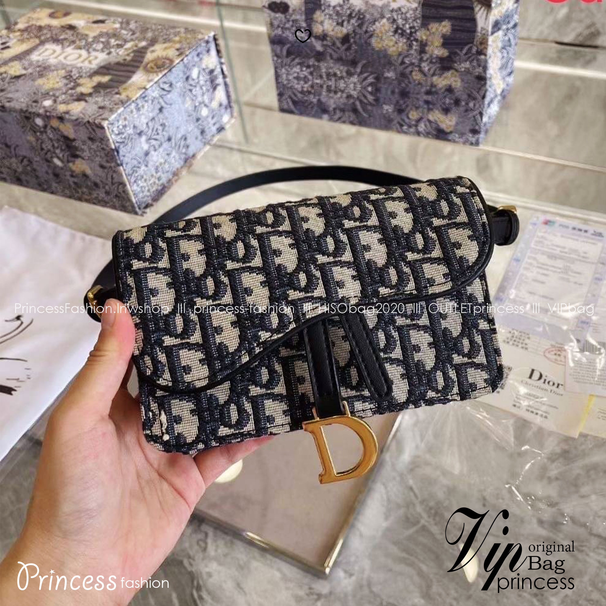 DIOR Small Saddle Pouch Belt with Chain กระเป๋าทรงพอช พร้อมสายสะพายหนังและสายโซ่ ปรับใช้งานได้ทั้งคาดอก/คาดเอว/หรือสะพายไหล่ได้ สายถอดได้ ถือเป็นพอชเก๋ๆ