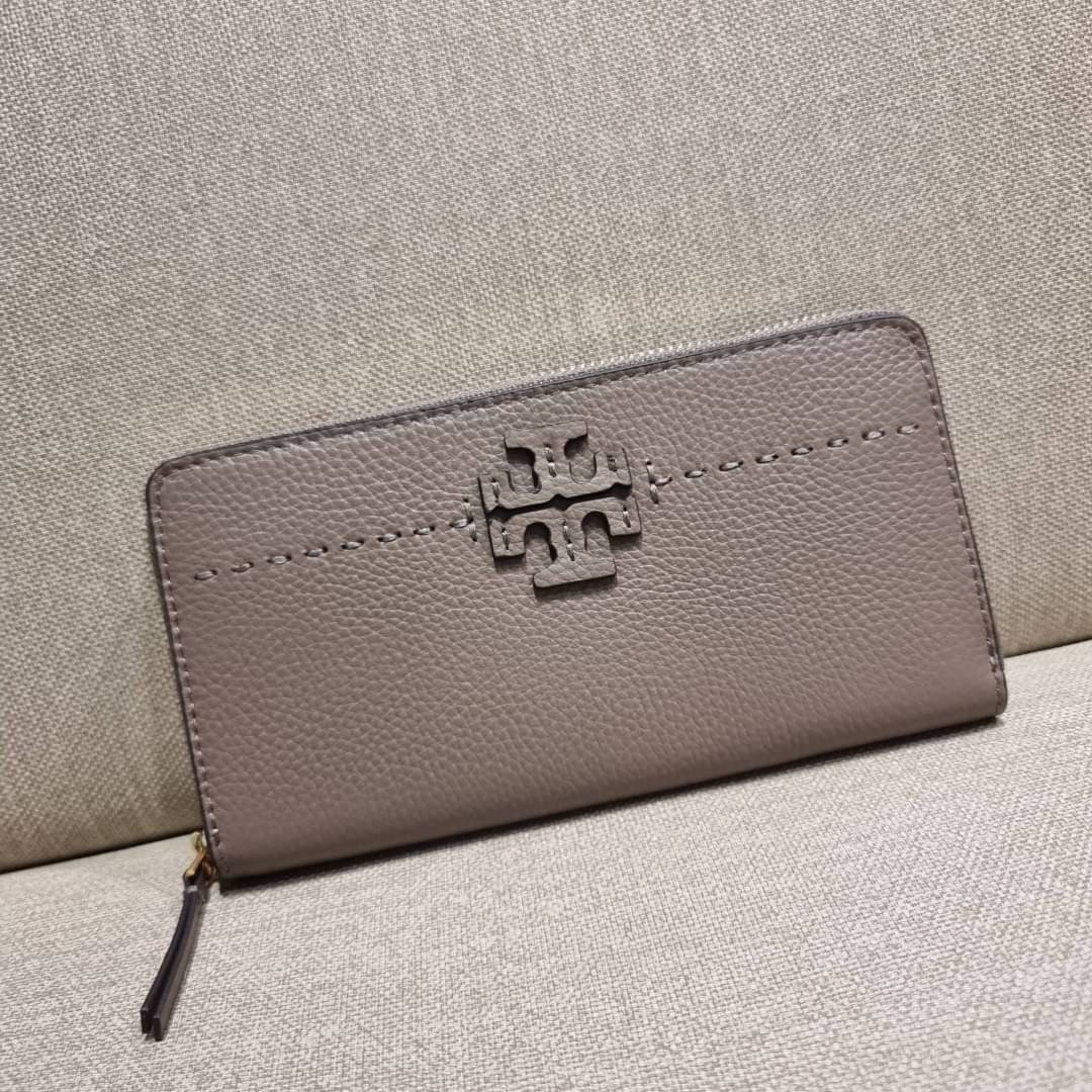 TORY BURCH MCGRAW ZIP CONTINENTAL WALLET กระเป๋าสตางค์ใบยาวรุ่นหายาก จัดเต็มสีสวยพร้อมส่ง ขนาดกำลังพอเหมาะ วัสดุหนังวัวสัมผัสดีมาก