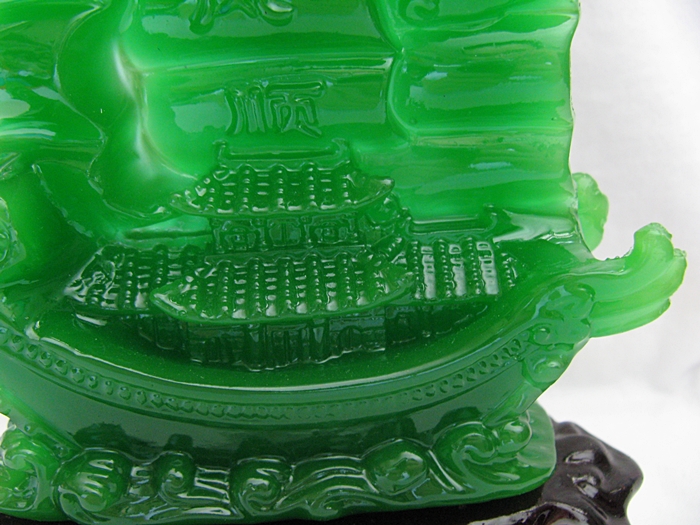 สินค้าหมดค่ะ เรือมังกรสีหยกลำเล็กสมปรารถนาราบรื่นค่ะ