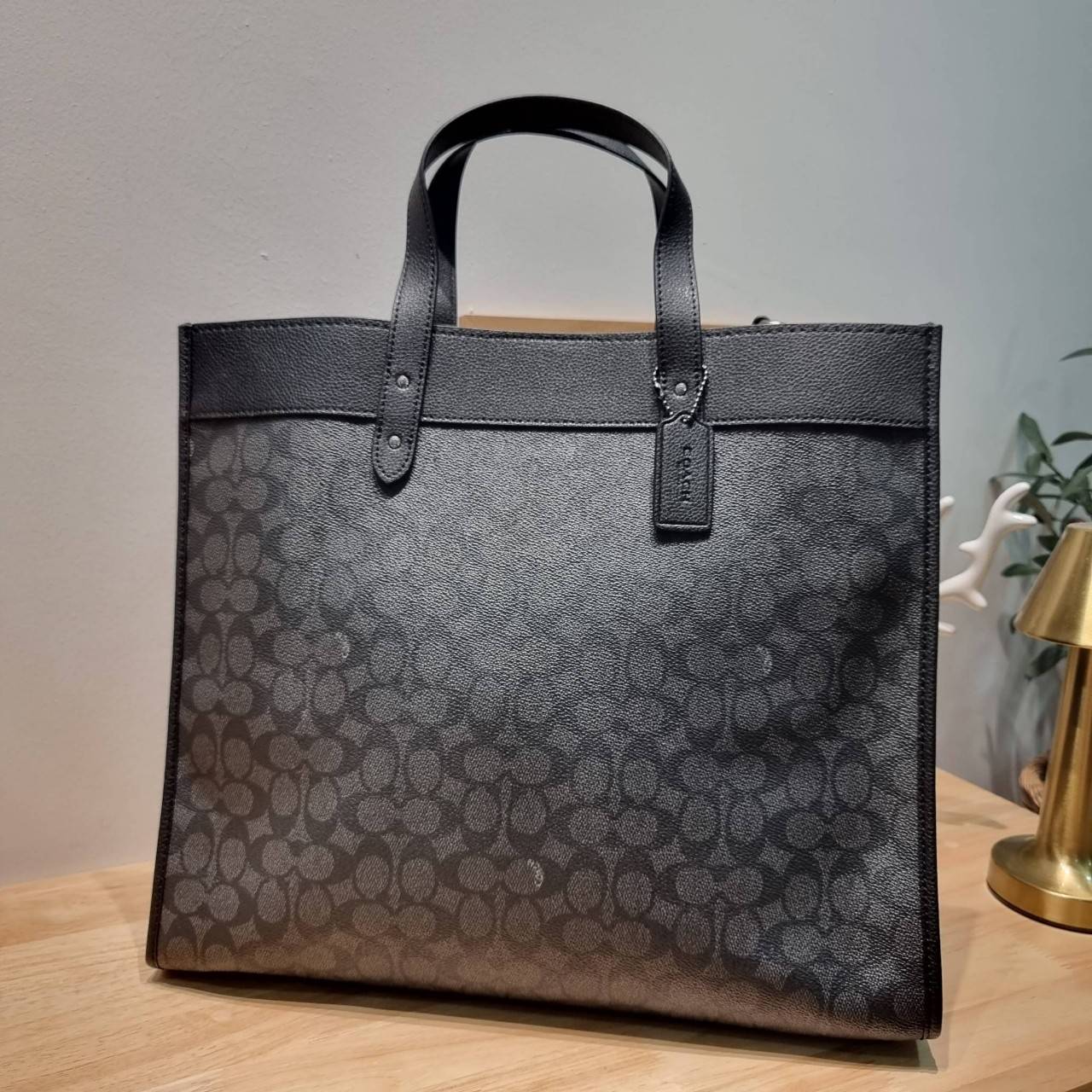 COACH FIELD TOTE IN SIGNATURE CANVAS C7674 กระเป๋าทรงโท้ท ไซส์ใหญ่ภายในโล่งกว้าง เกรดท็อปออริ เกรดดีสุด สลับแท้ 1:1