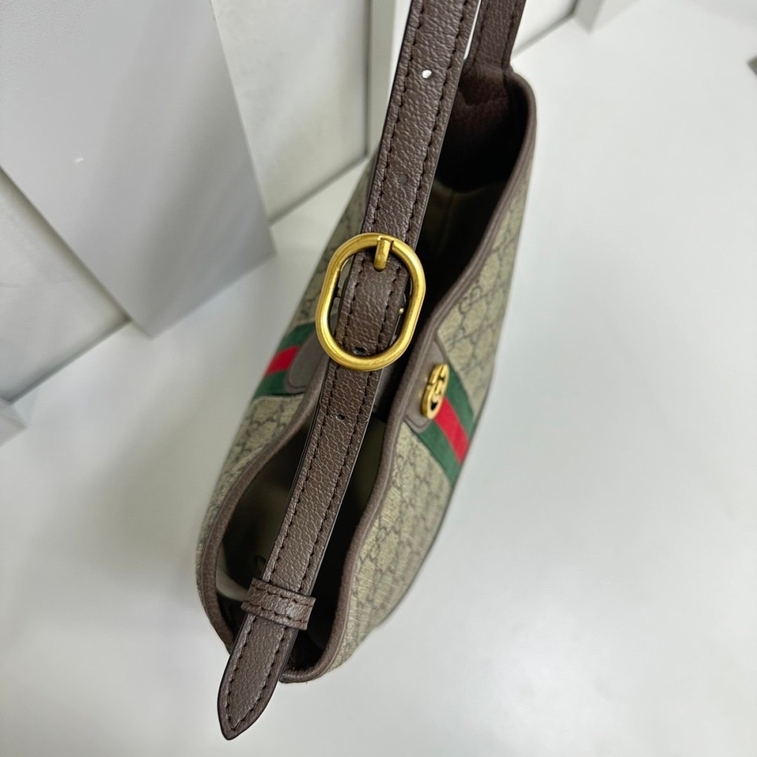9" GUCCI OPHIDIA GG SMALL SHOULDER BAG Beige and ebony GG Supreme canvas Brown leather trim กระเป๋าสะพายไหล่ อะไหล่ทองหรูหรา