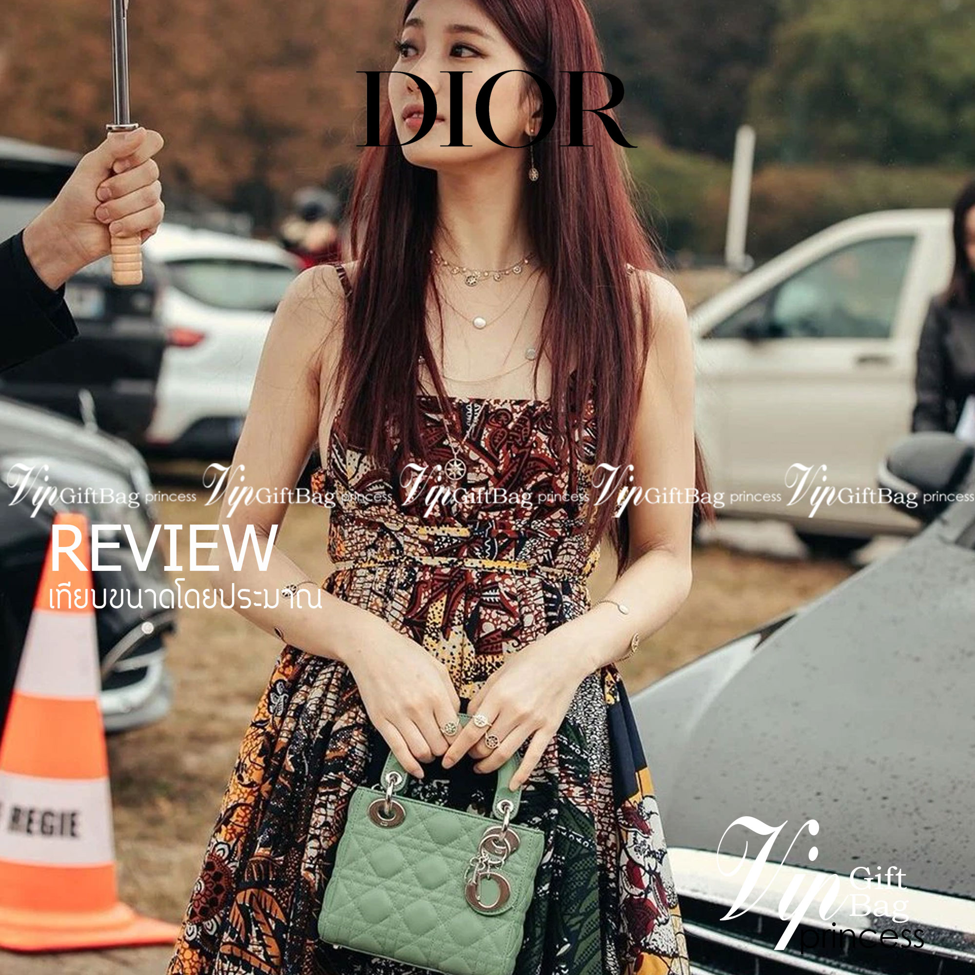 หนังแท้ DIOR LADY BAG 20cm ความสง่างามอีกหนึ่งรุ่นของ Dior รูปทรงสีเหลียม ขนาดกระทัดรัด ตั้งอยู่ทรง ฐานกระเป๋าแข็งแรง มีหมุดรองฐาน ดีไซน์ที่มีเอกลักษณ์เฉพาะตัว ด้านหน้าตกแต่งด้วยตัวอักษร D.I.R ห้อยเป็นพวงกุญแจ จะถือด้วยมือหรือสะพายไหล่ก็ดูดีมากๆ ค่ะ