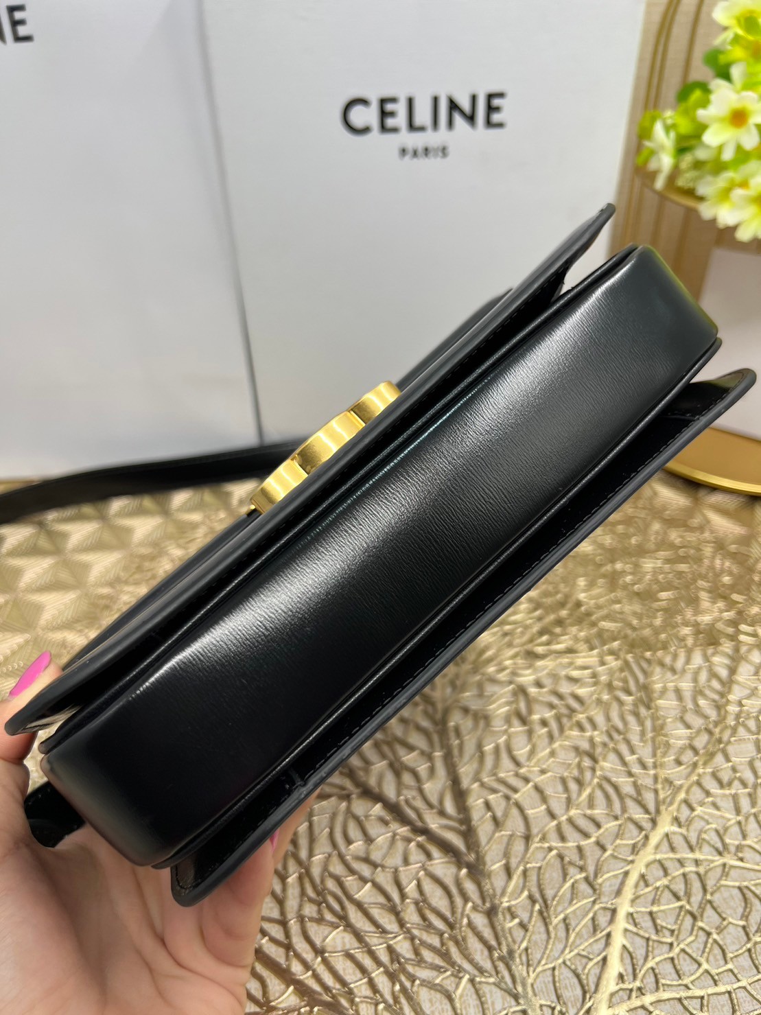 MEDIUM 22cm : CELINE CLASSIQUE TRIOMPHE BAG IN SHINY CALFSKIN / Celine Triomphe Bag / Celine Bag พร้อมส่ง 10 สี เกรดออริ 1:1 กระเป๋าแบรนด์หรูที่ควรมีแห่งปี