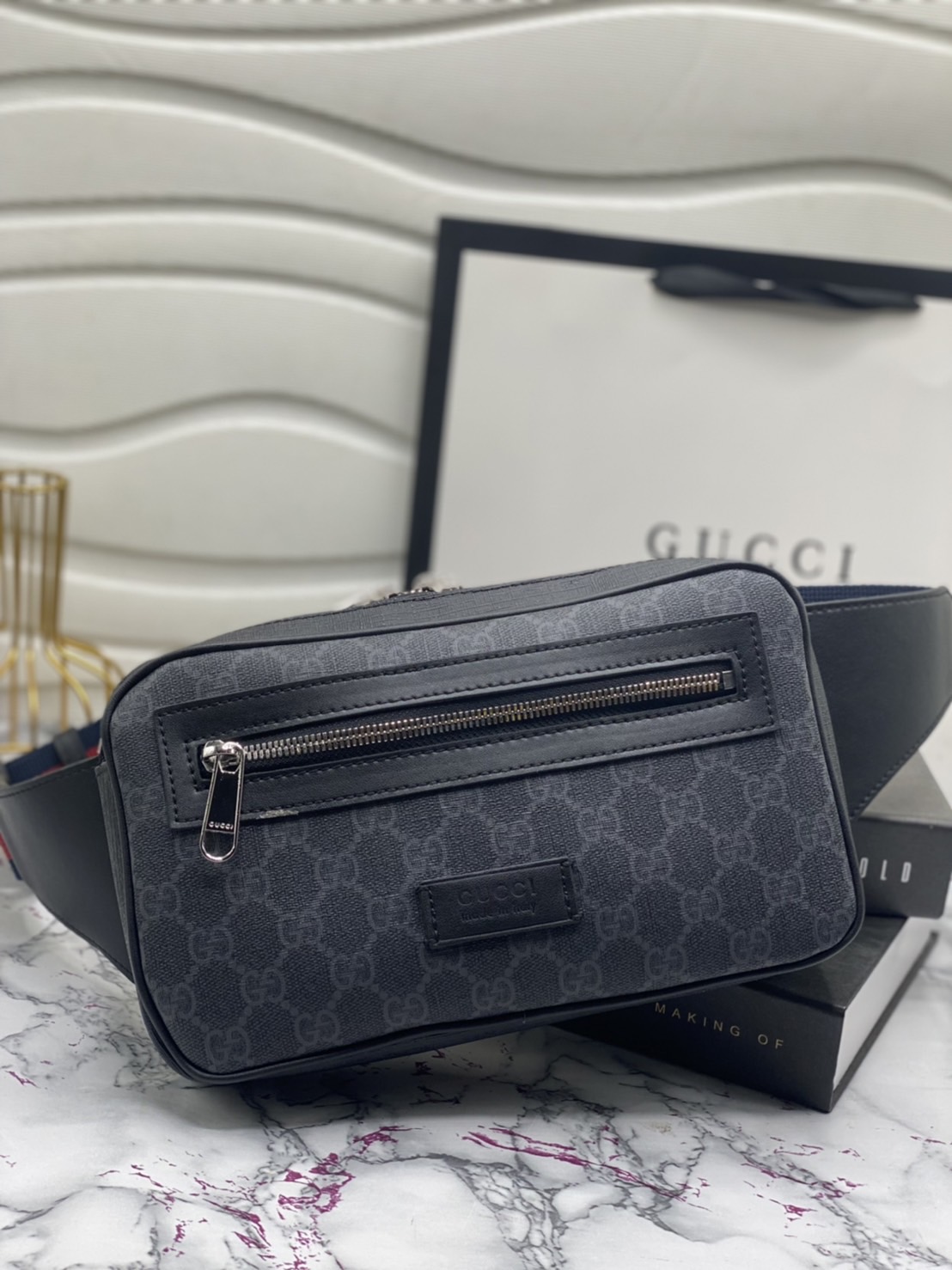 หนังแท้ GUCCI Soft GG Supreme Belt Bag / GG Belt Bag / Soft GG Supreme Belt Bag ไอเท็มที่หนุ่มๆเรียกร้อง กระเป๋าคาดอก/คาดเอว สายสะพายปรับได้ สายสปอร์ต สายแคมป์ปิ้ง หรือจะสายไหน ใบนี้ตอบโจทย์ทุกลุค ง่ายๆเท่ๆ สุดคุ้ม!! ภาพสินค้าถ่ายจากงานขายจริง ใช้งานต่างป