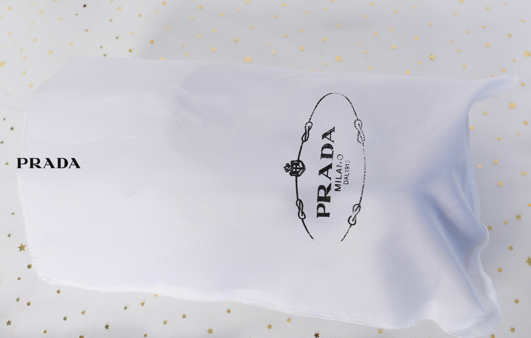 PRADA Nylon belt bag Black กระเป๋าคาดอก หรือสะพายไหล่ รุ่นนี้สายยาวคนตัวใหญ่คาดอกได้แน่นอนเลยค่ะ