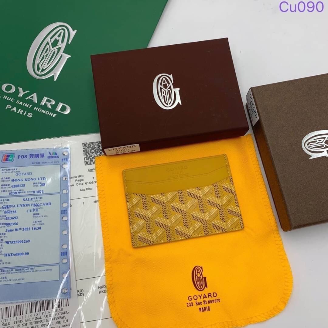 GOYARD Card Holder กระเป๋าใส่การ์ดรุ่นแบน ใช้ง่าย ใส่บัตรได้เยอะ (ใส่ซ้อนกันเลยจ้า) ด้านบนใส่แบงค์พับครึ่งได้นะคะ ดีมาก ผู้ชายก็ชอบ ผู้หญิงก็ชอบ