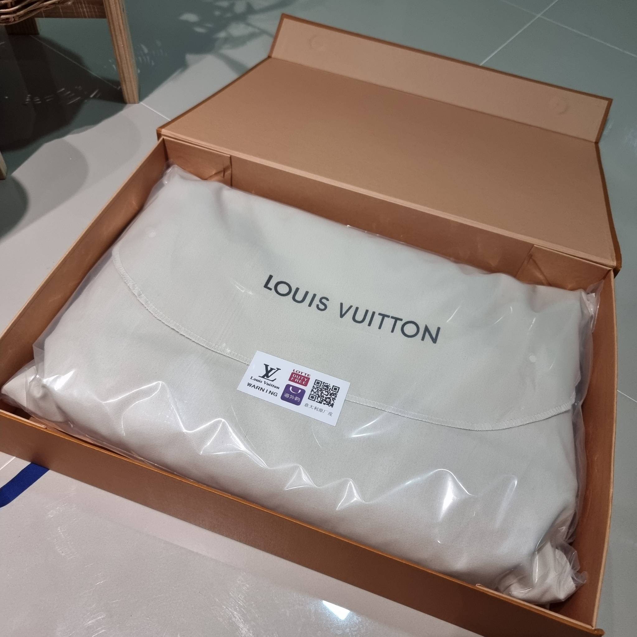 LV delightful bag / LV CARRYALL Monogram Canvas / LV Shopping Bag กระเป๋าทรงโท้ทใบใหญ่ ขนาดจุได้แบบล้นๆ รอบนี้จัดใบลูกมาให้อีก พิเศษที่สุด!! สมใจใครที่มองหากระเป๋าใบโปรด มีตะขอเกี่ยวที่ปากกระเป๋า และยังมาพร้อมสายสะพาย 2 แบบ