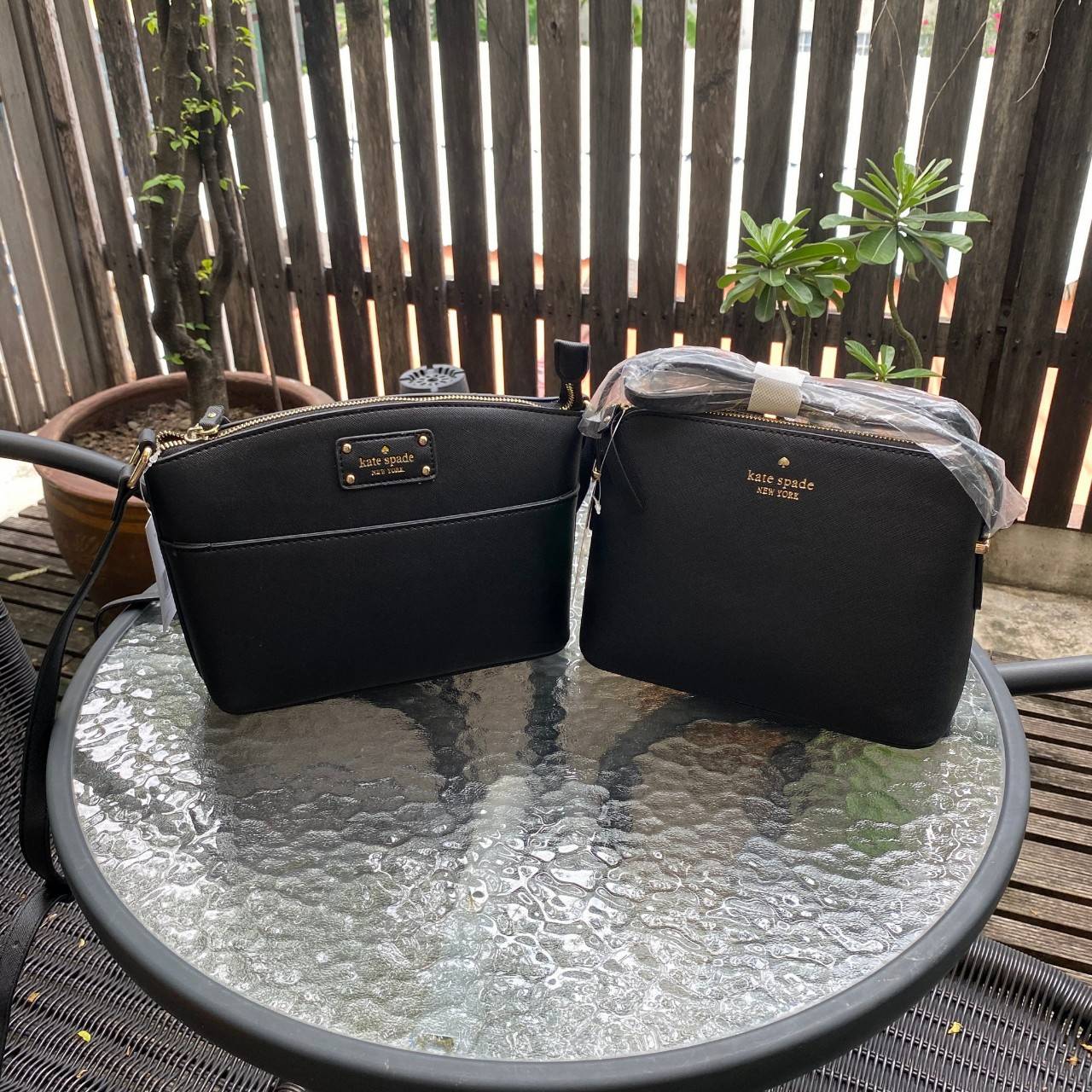 ของแท้ 💯% KATE SPADE CEDAR STREET MANDY BAG กระเป๋าสะพายรุ่นยอดนิยม สุดฮิต กระเป๋าขนาดน่ารัก วัสดุ saffiano ด้านหน้าประดับด้วยโลโก้แบรนด์สีทองสุดหรู