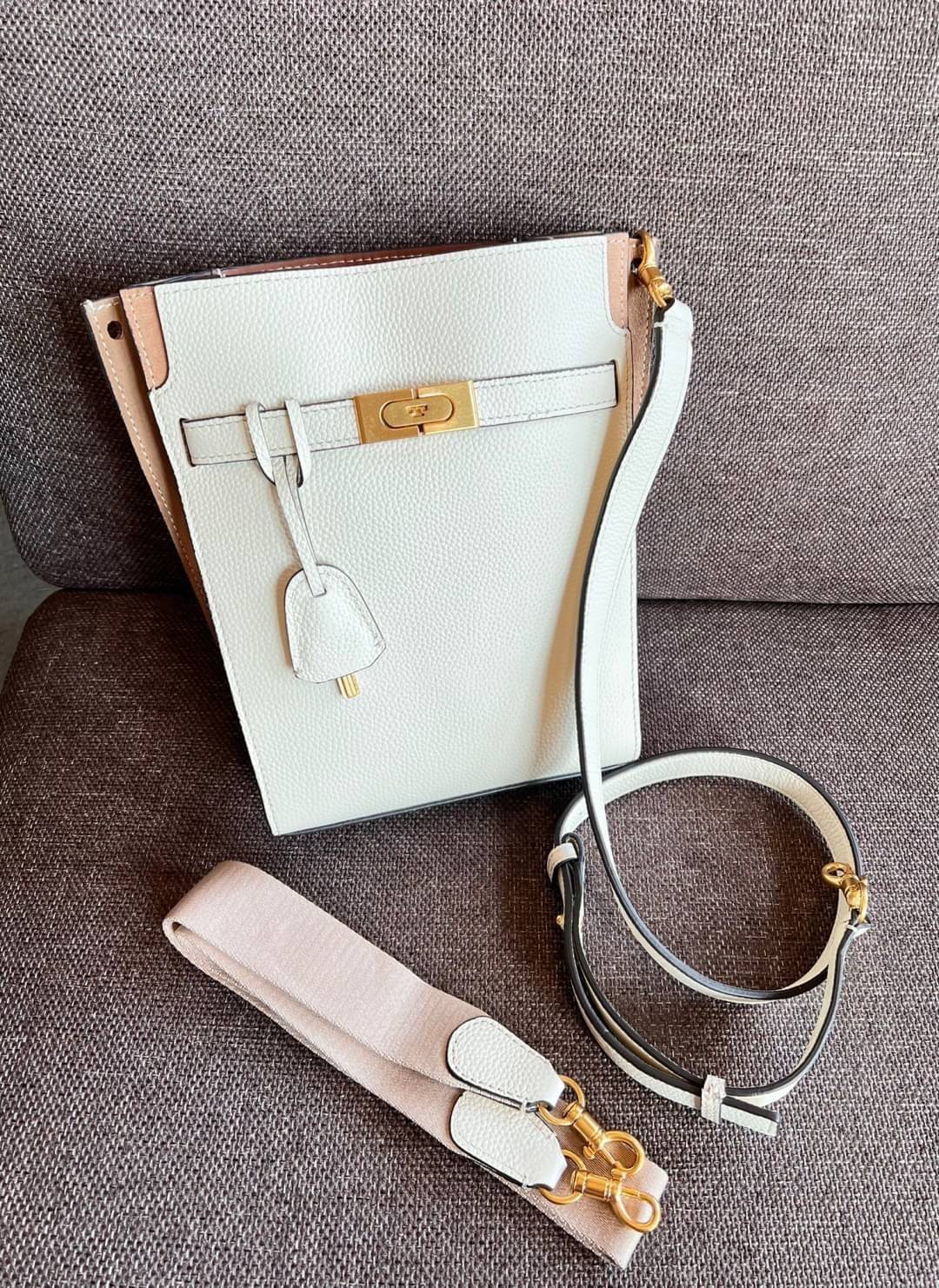 Large TORY BURCH LEE RADZIWILL PEBBIED BAG ((139014)) เป็นรุ่นที่สวย หรู น่าใช้มากๆค่ะ! ลุคหรูดูดีมากๆ กับกระเป๋าสะพายข้างจากTB ใบใหญ่