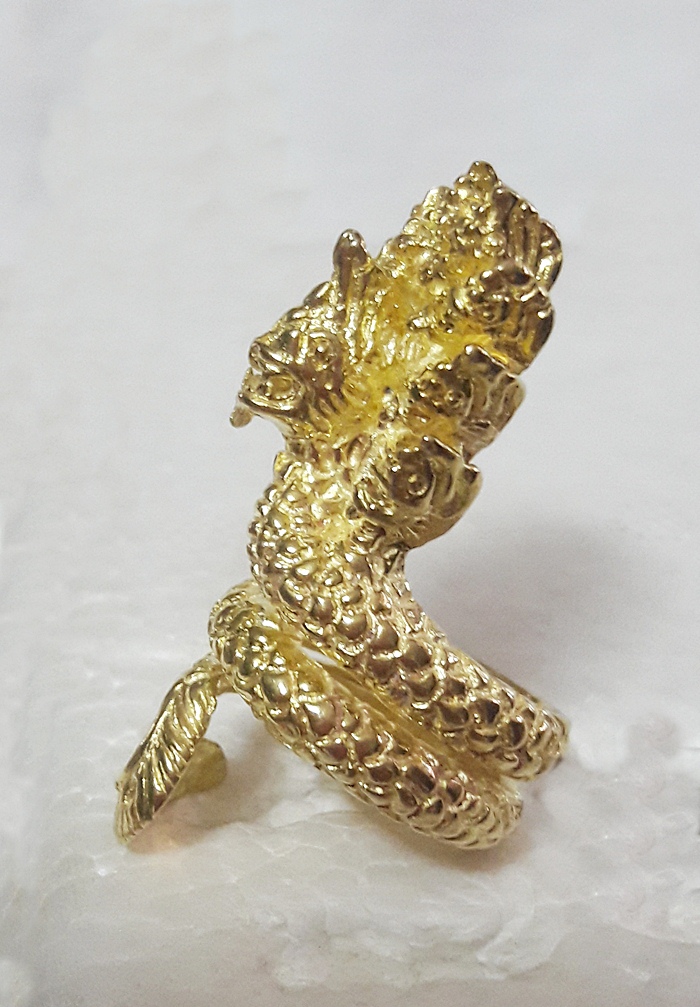 สินค้าหมดค่ะ แหวนพญานาค9เศียรเนื้อทองเหลือง เสริมอำนาจ คุ้มครองค่ะ