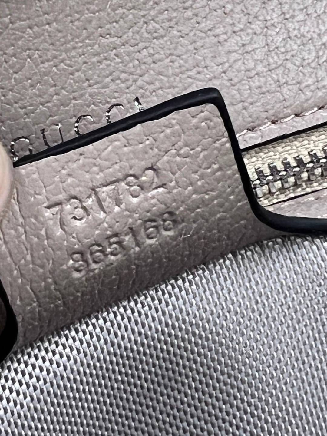 GUCCI Dionysus GG small shoulder bag ฮอตสุดไม่มีใครเกิน รุ่นใหม่ล่าสุดพร้อมสายสะพายสปอร์ต กับกระเป๋าสะพายรุ่นที่สาวๆต้องไม่พลาด!! ดึงดูดและสะกดสายตาด้วยอะไหล่ดีเทลหรู ทนทาน ดูแลรักษาง่าย ภายในสวยงาม และแบ่งสัดส่วนลงตัวมากๆ ใส่ของสำคัญได้สบาย พร้อมเสิร์ฟให