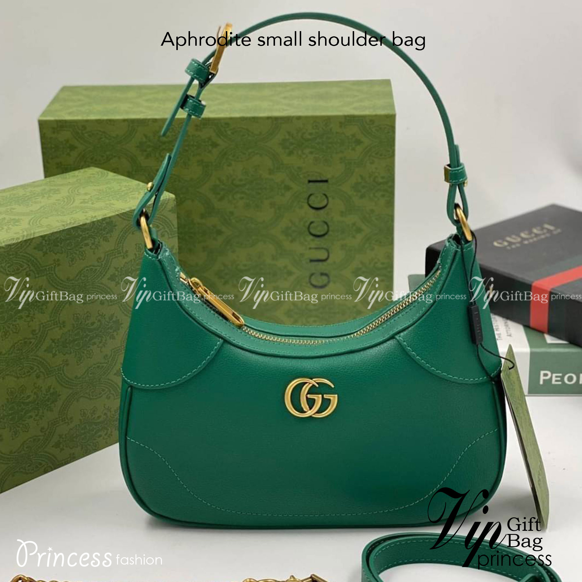 GUCCI Aphrodite small shoulder bag กระเป๋าสะพายทรงคลาสสิค ดีไซน์ย้อนยุคผสานความโมเดิร์นด้วยรูปทรงพอช ที่ใช้งานได้ทุกสไตล์ วัสดุหนังแคนวาส ทนทาน ภายในกระเป๋าเป็นช่องโล่ง