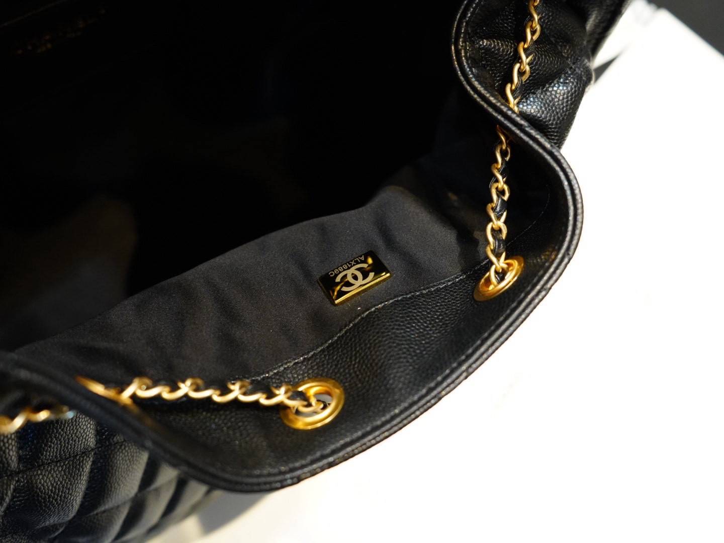 TOP ORI หนังแท้ | มีรองบ่า CHANEL 25 Medium Handbag Spring-Summer 2025 กระเป๋าสะพายรุ่นใหม่สุดฮอตแห่งปี หนังแท้ลายเกรน ที่สุดแห่งความไอคอนิก มาพร้อมใบเล็ก อะไหล่สีทองสวยหรู