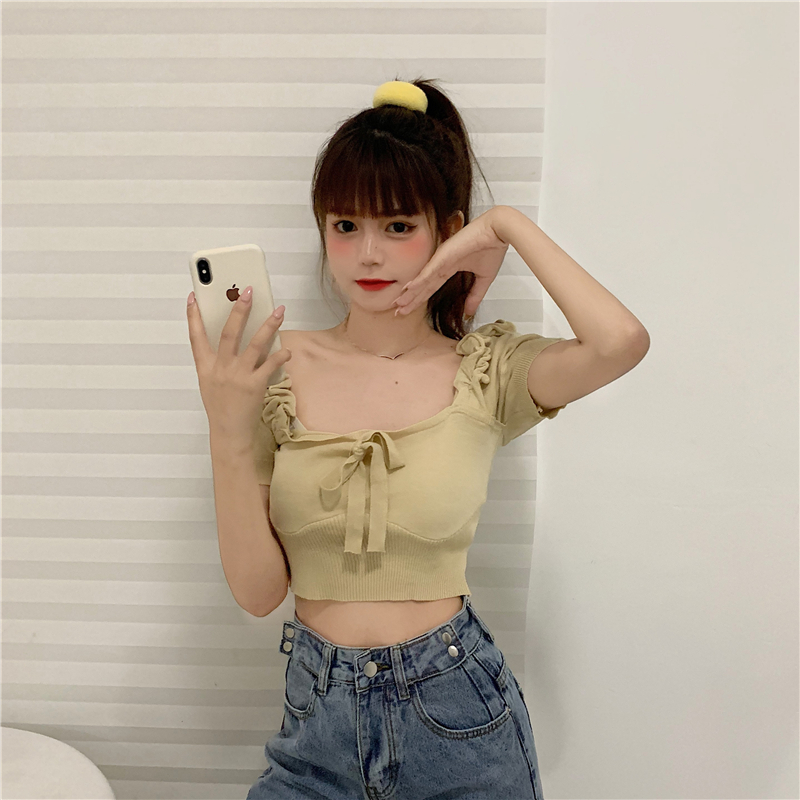 พร้อมส่ง🐱 Basic cream tops เสื้อแขนสั้น ผ้ายืด รัดรูป เข้าทรงมาก ตรงชายมีดีเทลยืดได้เยอะเลยค่า (IN34890)
