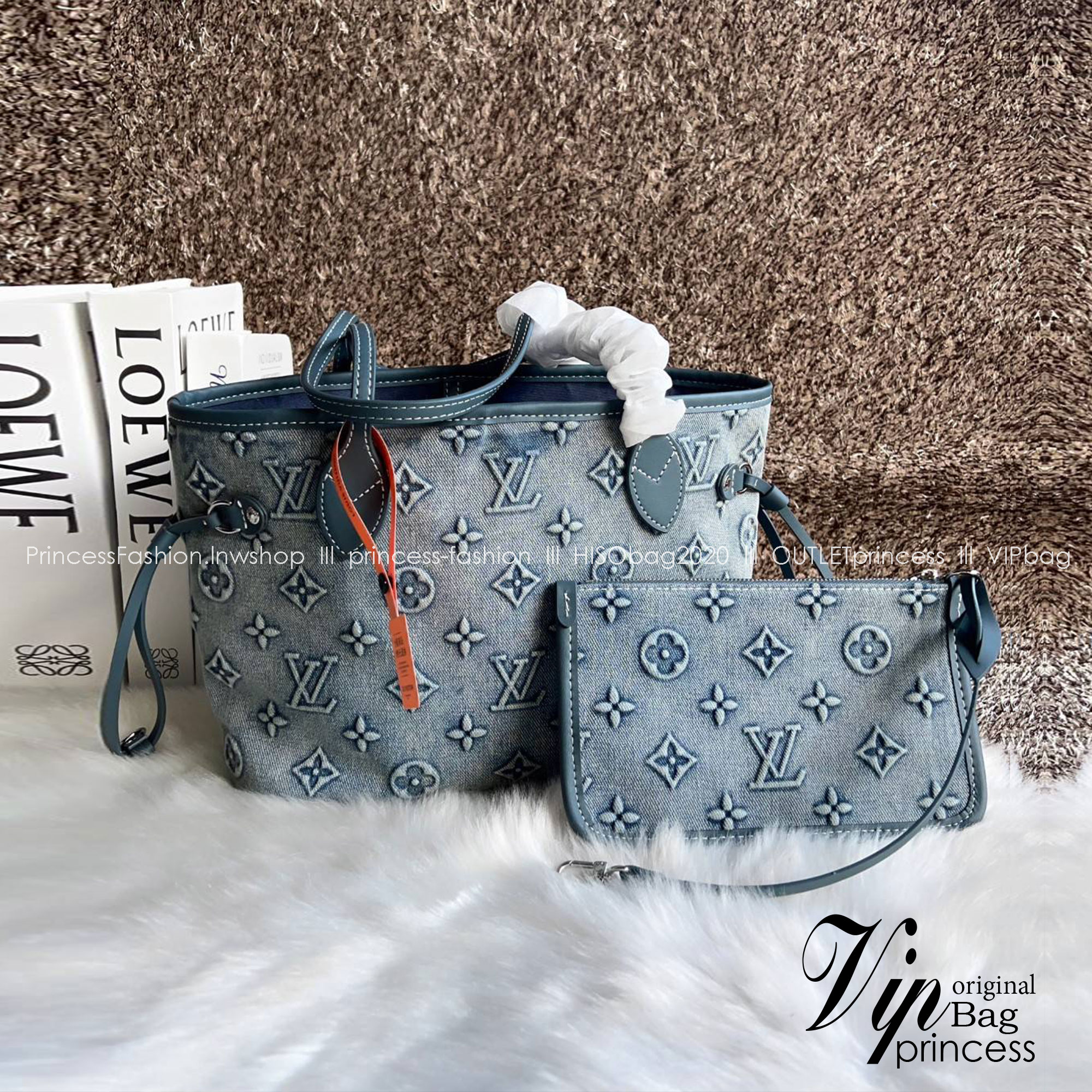 LV Neverfull Denim Tote Bag กระเป๋าสะพายทรงโท้ทเดนิมลายโมโนแกรมปั้มนูนคมชัดสวยหรูลัคชู สุดคลาสสิค ดีไซด์ใหม่ กับกระเป๋าทรงที่สามารถใช้ได้กับทุกๆวัน วัสดุเดนิมหนานิ่มอย่างดี ทอลายแบรนด์แบบ3Dนูนคมชัดสวยมากๆค่ะ