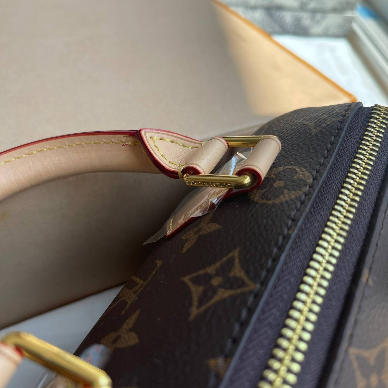 หนังแท้ LOUIS VUITTON POCHETTE SPEEDY BANDOULIÈRE 20 มาพร้อมสายผ้า มีให้เลือก2 สี ถ่ายสดจากสินค้าจริง ขนาดน่ารัก เป็น every look ที่หรูหรามากค่าา