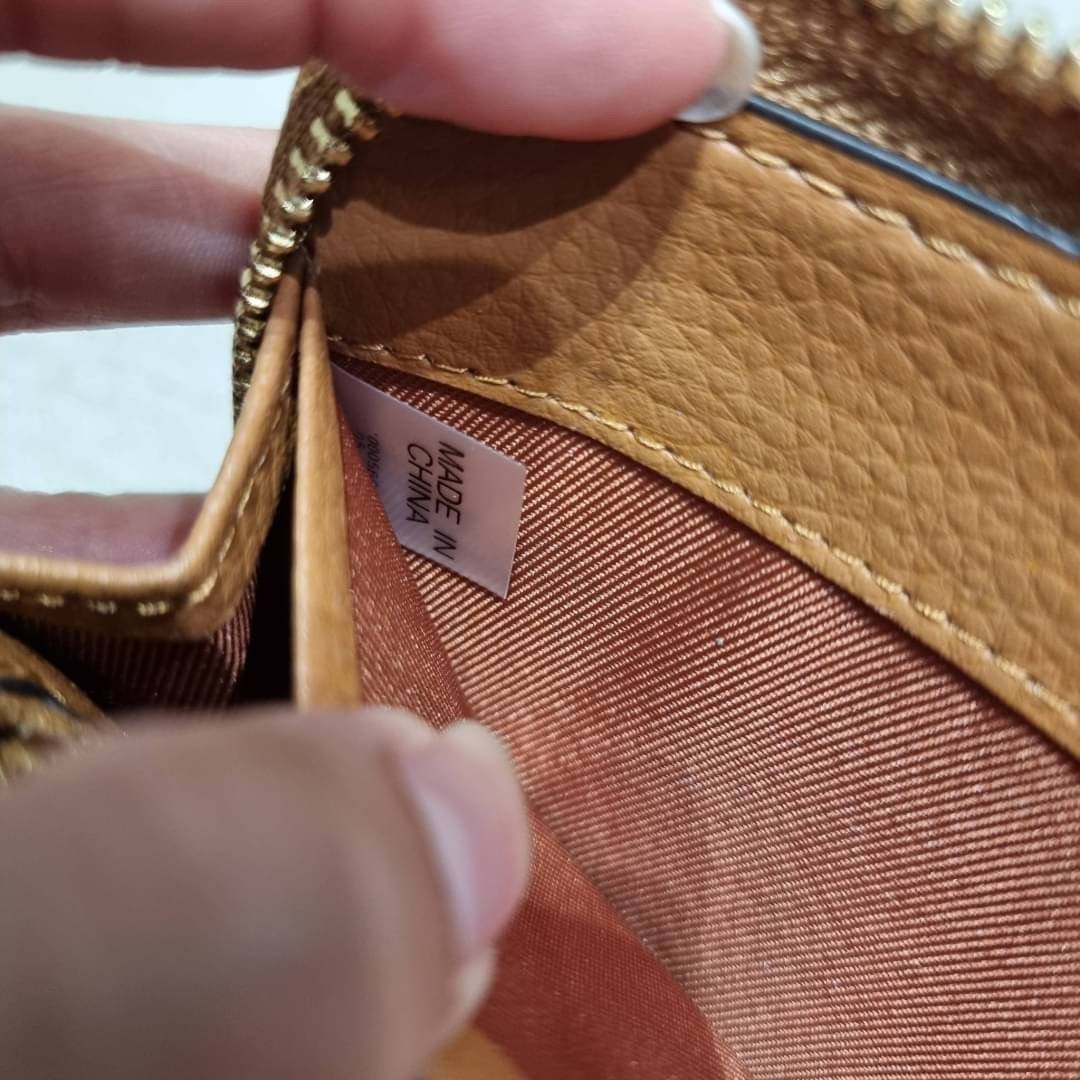 TORY BURCH MCGRAW ZIP CONTINENTAL WALLET กระเป๋าสตางค์ใบยาวรุ่นหายาก จัดเต็มสีสวยพร้อมส่ง ขนาดกำลังพอเหมาะ วัสดุหนังวัวสัมผัสดีมาก