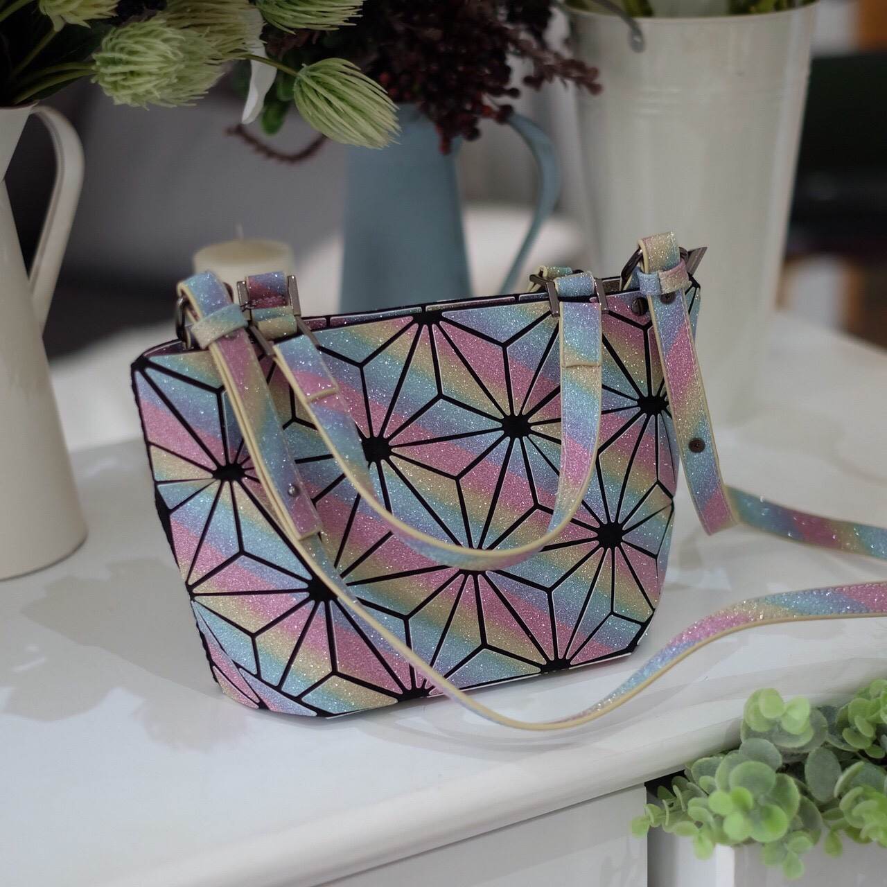 🎈New Collection ka ' Glitter fantastic ' ✨✨ สีใหม่ สดใสมาก ค่า 🍭🍭 Candy Crush 🍭🍭แถมยังลาย Limited edition หายาก 👍ปรับทรงได้ 2 แบบ น่ารักมาก จากแบรนด์ David Jones กระเป๋าสะพายข้างดีไซน