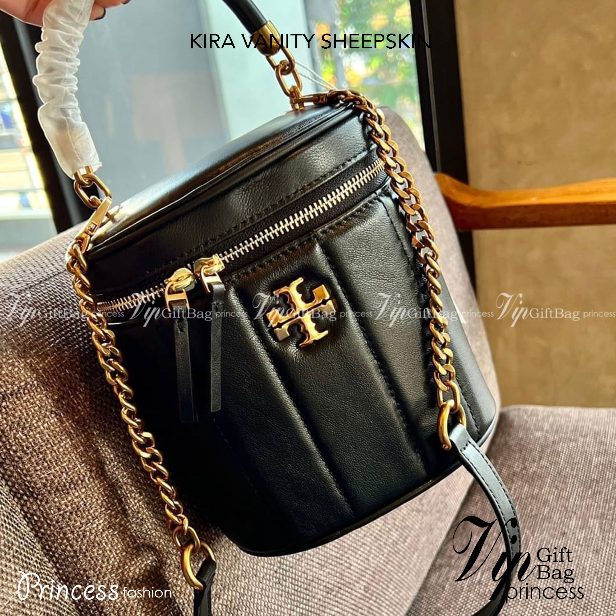KIRA VANITY SHEEPSKIN / Tory Burch Kira Sheepskin Chain Messenger Handbag ((138999)) ที่สุดของความสวย ที่สุดของความLuxurious พร้อมส่งที่ไทย ล่าสุด! กับกระเป๋าหิ้วก็หรู สะพายข้างก็เริ่ด