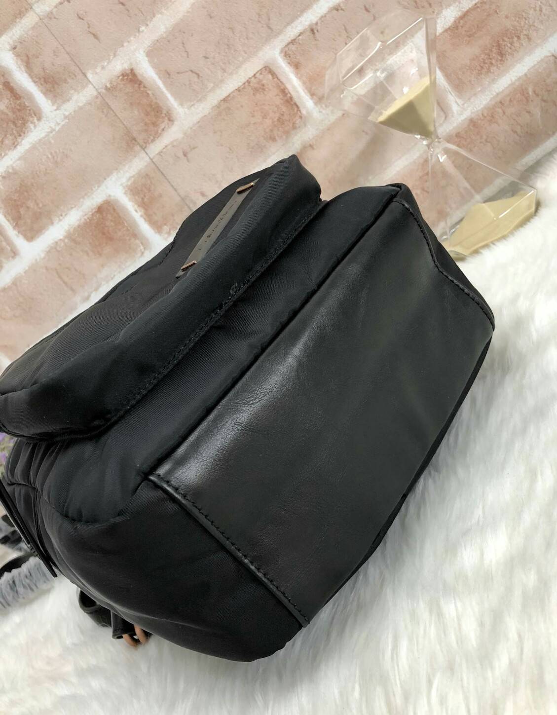 Calvin Klein Nylon Mini Backpack - New arrival !!! กระเป๋าสะพายหลัง วัสดุ nylon คุณภาพดี เนื้อผ้าลื่นแวว - ด้านหน้าติดโลโก้แบรนด์ มีช่องใส่ของจุกจิก 2 ช่อง - เปิดปิดกระเป๋าด้วยซิปคู่ ที่จับเป็นหนัง ช่องหลักภายใน โล่งกว้าง จุได้เยอะค่ะ