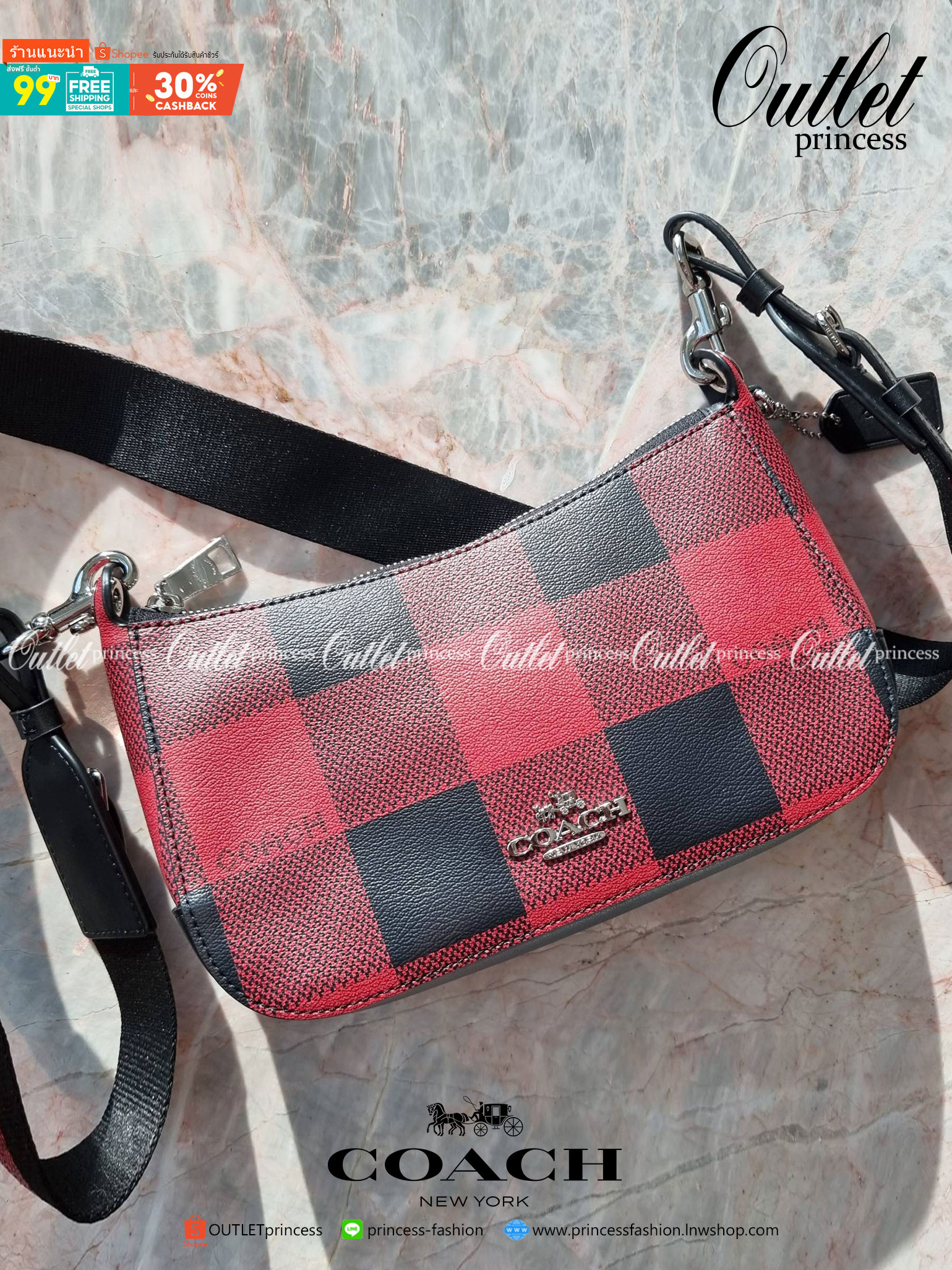OUTLET 】COACH C6818 JES BAGUETTE WITH BUFFALO PLAID PRINT คอลเลคชั่นใหม่ล่าสุด พร้อมเสิร์ฟความสวยถึงบ้านเช่นเคย!! กระเป๋าสะพายทรงบาแกตต์ ดีไซน์ย้อนยุค ที่แอบแฝงความเรียบหรูดูแพงอยู่ในตัว โดดเด่นด้วยสายสะพายเส้นใหญ่ โทนสีคอนทราส ทำให้ไอเท็มนี้ดูมีลูกเล่นมา