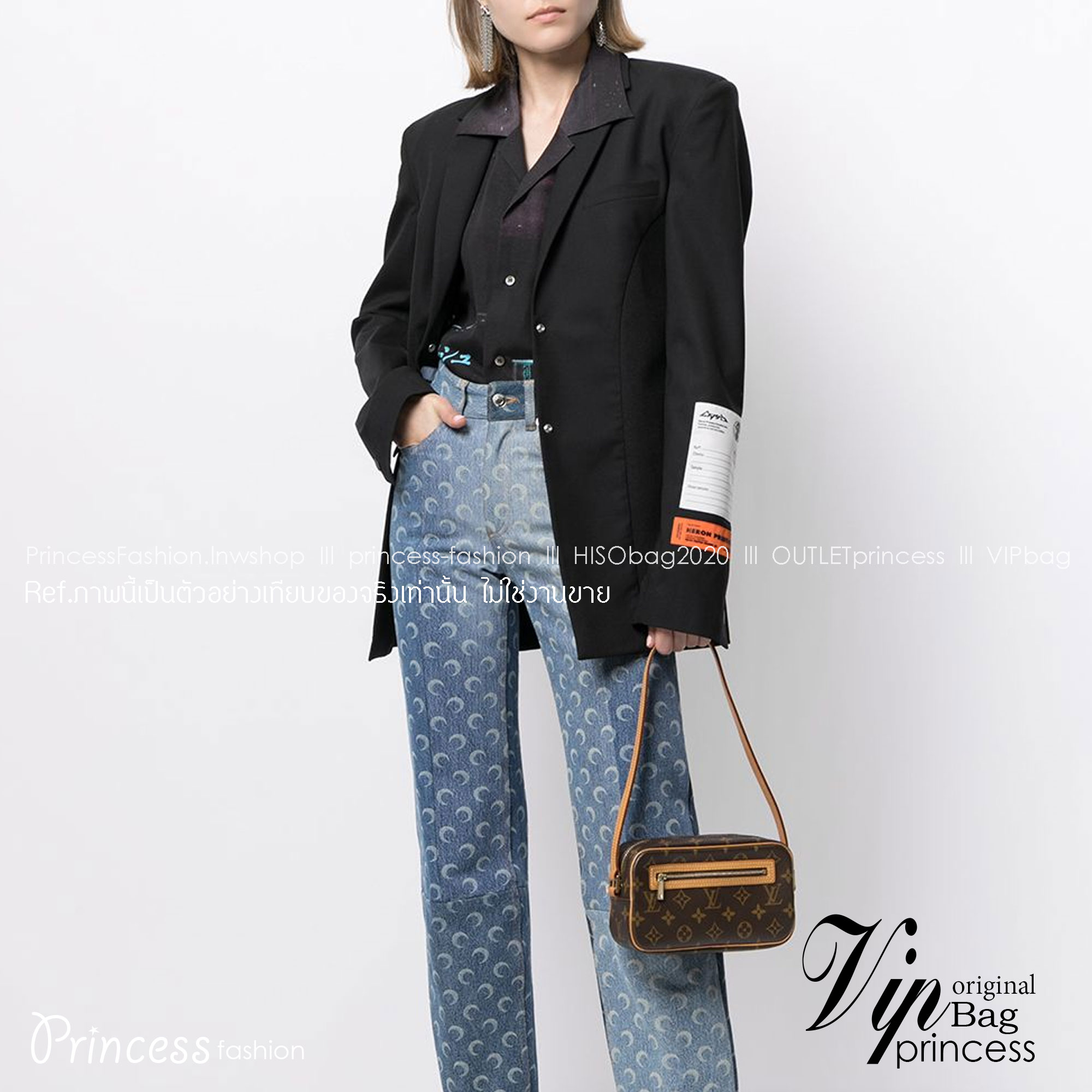 LV Monogram Pochette Cite shoulder bag กระเป๋าสะพาย รับรองว่าดีงาม ลูกเล่นคลาสสิคผสาน ขนาดน่ารัก ภายในเป็นช่องโล่ง ใบนี้ปรับใช้ได้หลายสไตล์ ลุคไหนๆก็ตอบโจทย์ หรือจะยกเป็น everyday bag ก็ใช่เลย แนะนำจริงๆจ้า