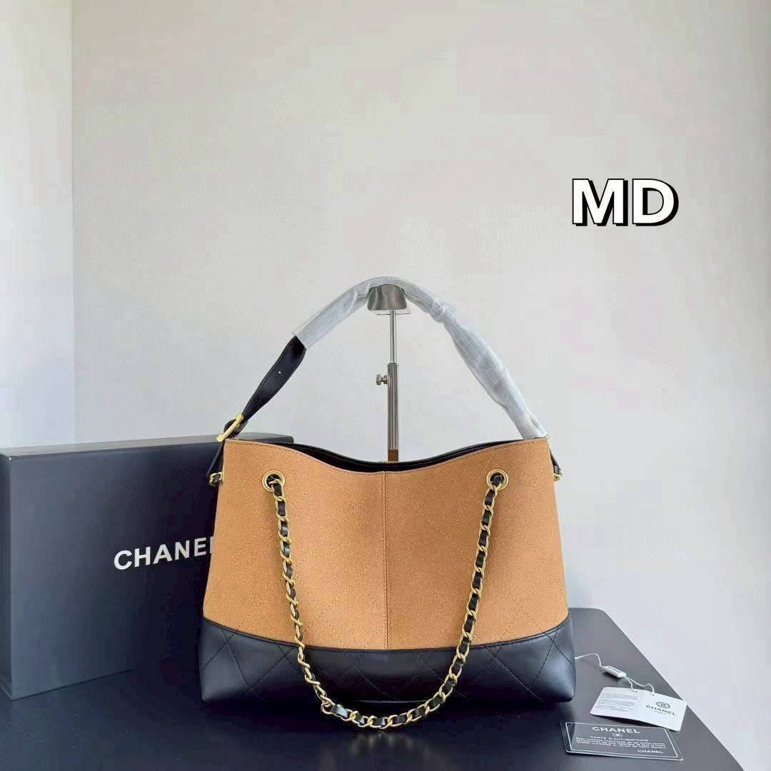 Chanel Shopping Bag 25A Suede Bag กระเป๋าช้อปปิ้งทรงโท้ท มีทั้งแบบงานหนังเต็มใบ/ทูโทน/และงานหนังกลับ สวยหรูหรา คอลใหม่