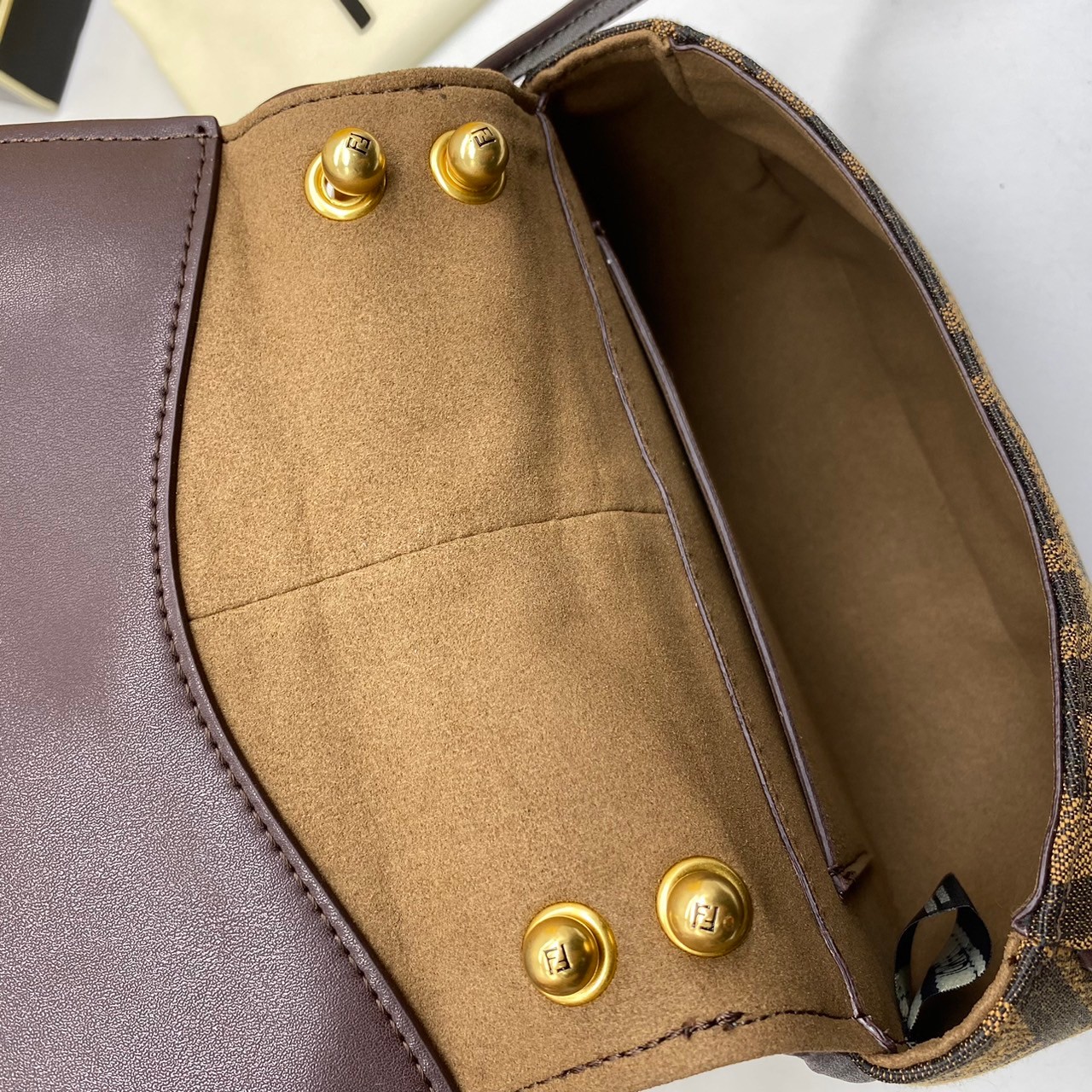 FENDI C’mon Mini leather bag เกรดออริจินอล สลับแท้ ภาพถ่ายจากงานขายจริง ใช้งานต่างประเทศได้