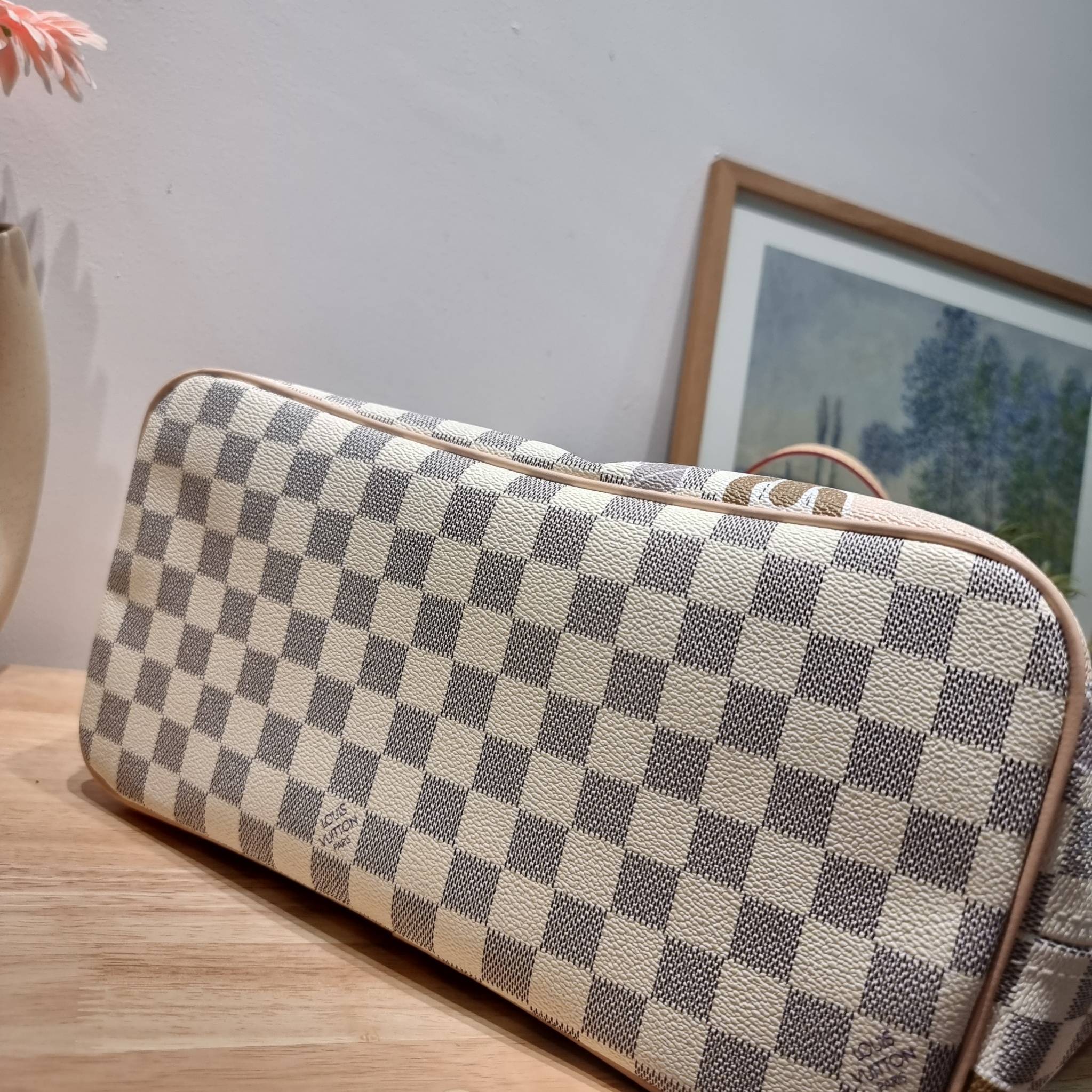 LV Neverfull MM Damier Azur คอลเล็คชั่น Spring Nautical / LV 2IN1 TOTE SET WITH NAUTICAL PRINT ดีไซน์ใหม่ต้อนรับฤดูร้อน กับกระเป๋าสะพายไหล่ใบใหญ่ทรง tote มาพร้อมใบลูก คลาสสิคที่สุด เป็นอีกรุ่นที่มีคนใช้เยอะมากๆ โทนสีละมุน