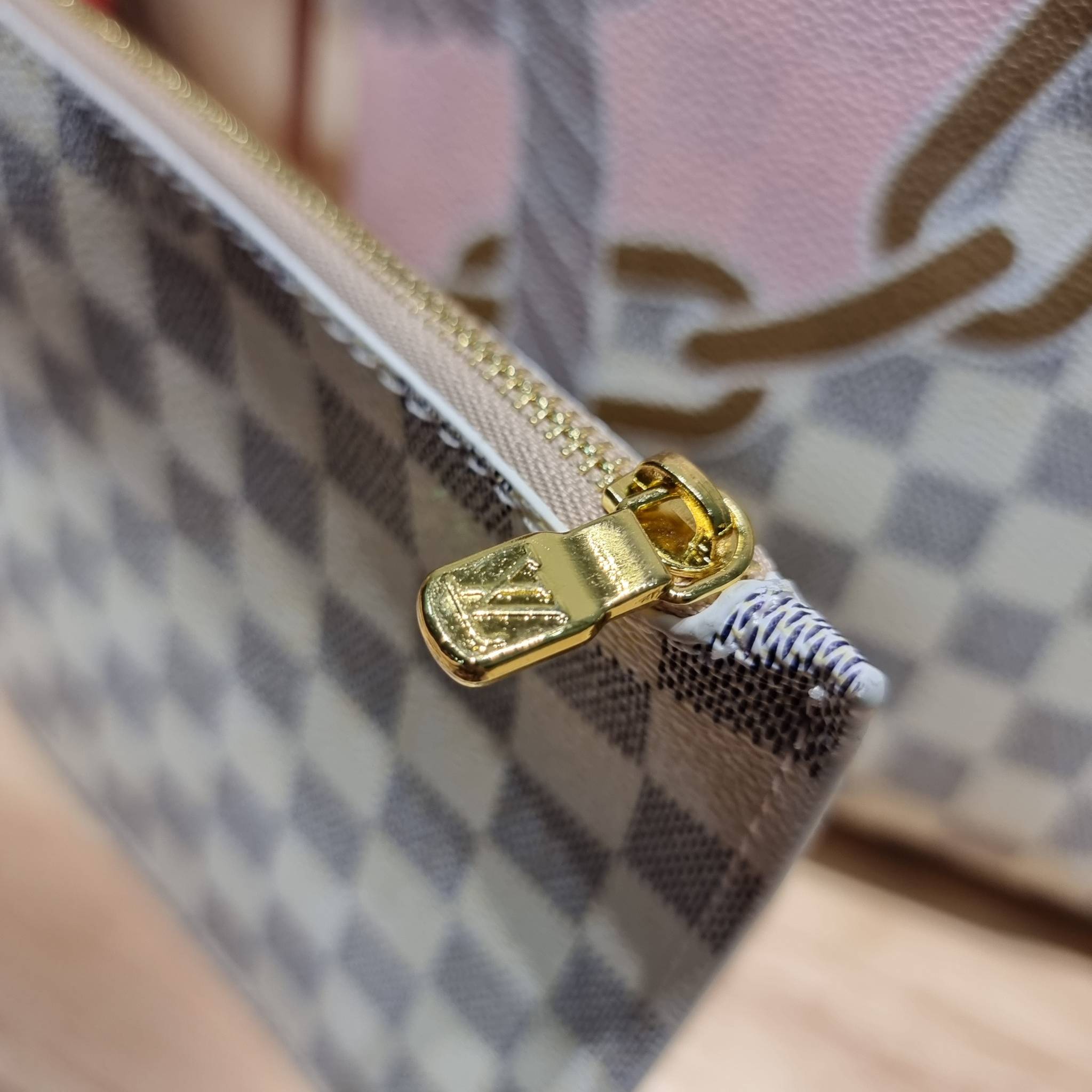 LV Neverfull MM Damier Azur คอลเล็คชั่น Spring Nautical / LV 2IN1 TOTE SET WITH NAUTICAL PRINT ดีไซน์ใหม่ต้อนรับฤดูร้อน กับกระเป๋าสะพายไหล่ใบใหญ่ทรง tote มาพร้อมใบลูก คลาสสิคที่สุด เป็นอีกรุ่นที่มีคนใช้เยอะมากๆ โทนสีละมุน
