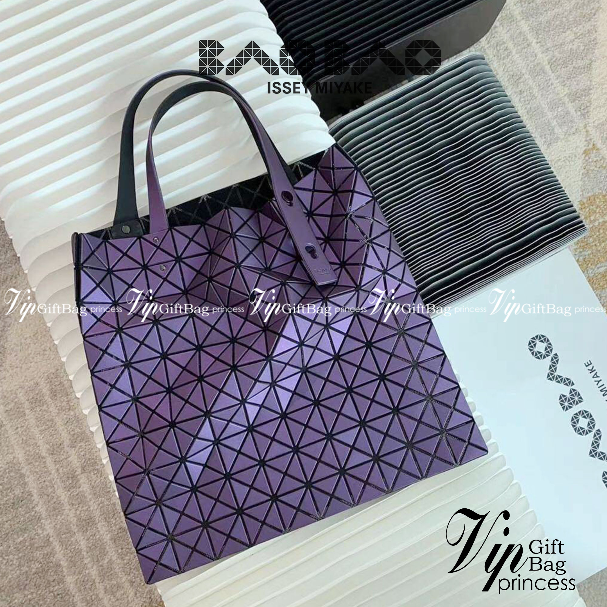 BAOBAO ISSEY MIYAKE 10x10 BLOCK TOTE BAG 39cm กระเป๋าถือทรง shopping โท้ทใบใหญ่ลายตาราง เกรดออริจินอล ภาพสินค้าถ่ายจากงานขายจริง ใช้งานต่างประเทศได้