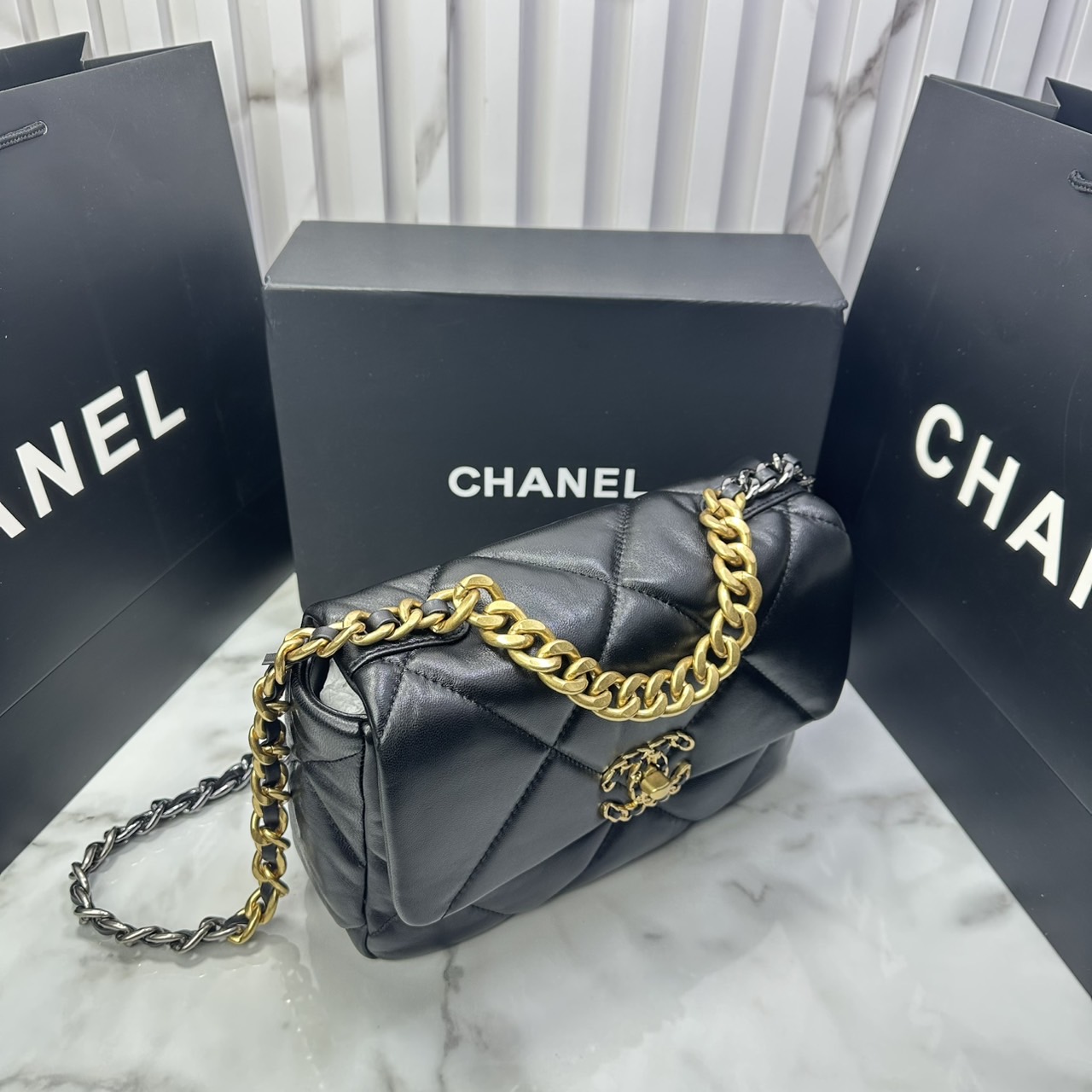 ORI หนังแท้ | CHANEL 19 Flap Bag 25cm กระเป๋าสะพายรุ่นยอดนิยม หนังนิ่มนุ่มลื่น หรูหราระดับตำนาน สวยงามเหนือกาลเวลา