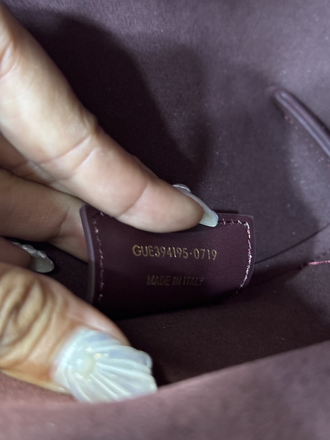 YSL Shopping Large Tote Bag กระเป๋าทรงโท้ทใบใหญ่หนังแท้ ภายในโล่งกว้าง จุของได้เยอะ เรียบหรูทรงสวย ดีไซน์ออกมาให้ใช้งานได้ทุกลุค ทุกโอกาส สวยคมชัดทุกสี