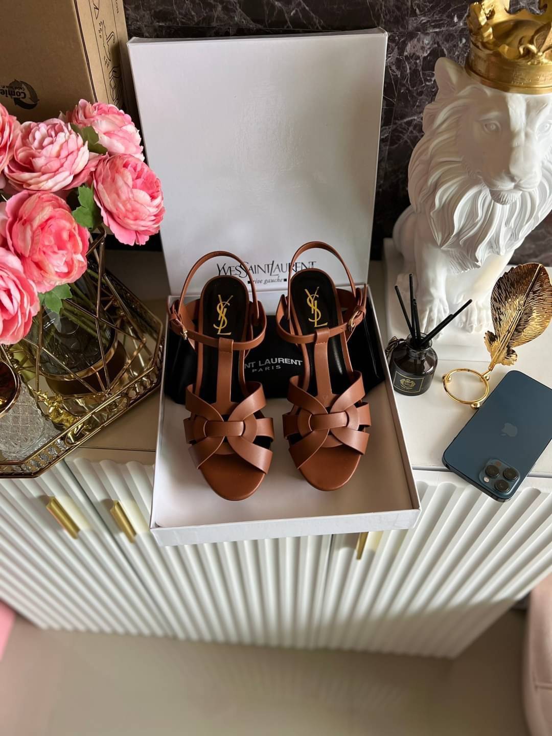 YSL TRIBUTE HEEL / SAINT LAURENT TRIBUTE HEEL / YSL HIGH HEEL เกรดออริจินอล รองเท้าส้นสูงแบรนด์หรู ที่สาวๆ ทุกคนควรมี ไว้ออกงานหรือใส่ทำงานได้ คู่นี้คือปังได้ตลอดกาล เพิ่มความสูงเพรียว สวยหรูมากค่ะ