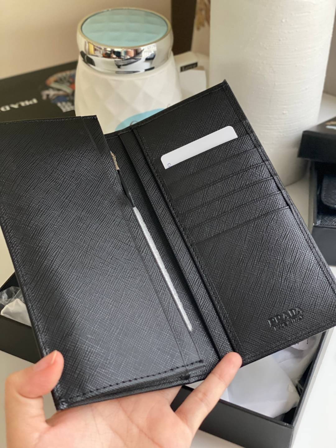 VIP หนังแท้ 】PRADA Men Saffiano Zipper Leather Billfold Long Wallet - Black