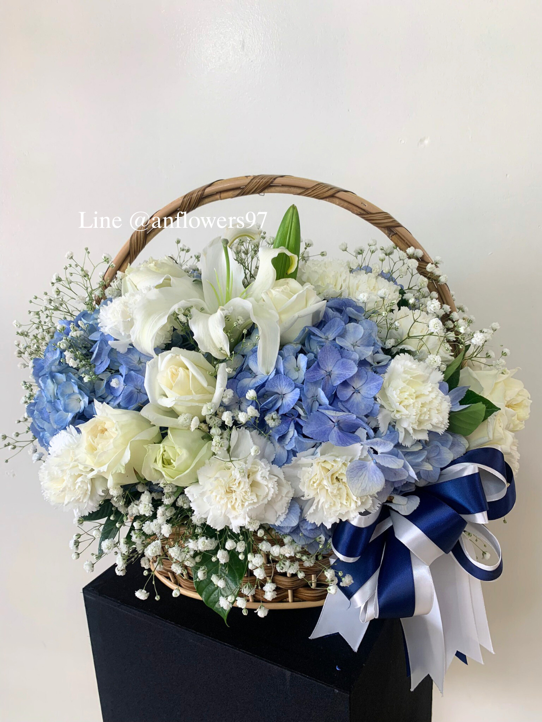 กระเช้าดอกไม้สด กระเช้าดอกไม้ Flower basket ตระกร้าดอกไม้